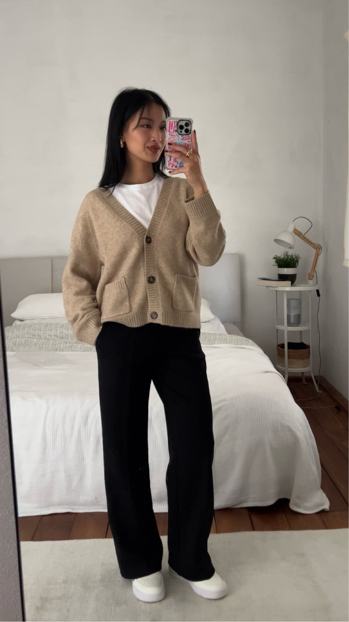 wearing @uniqloeurope
Tshirt & pants XS
Cardigan M

Check out my story & bio for outfit links @shop.ltk #liketkit #LIFEWEAR

#LTKstyletip #LTKSeasonal #LTKeurope