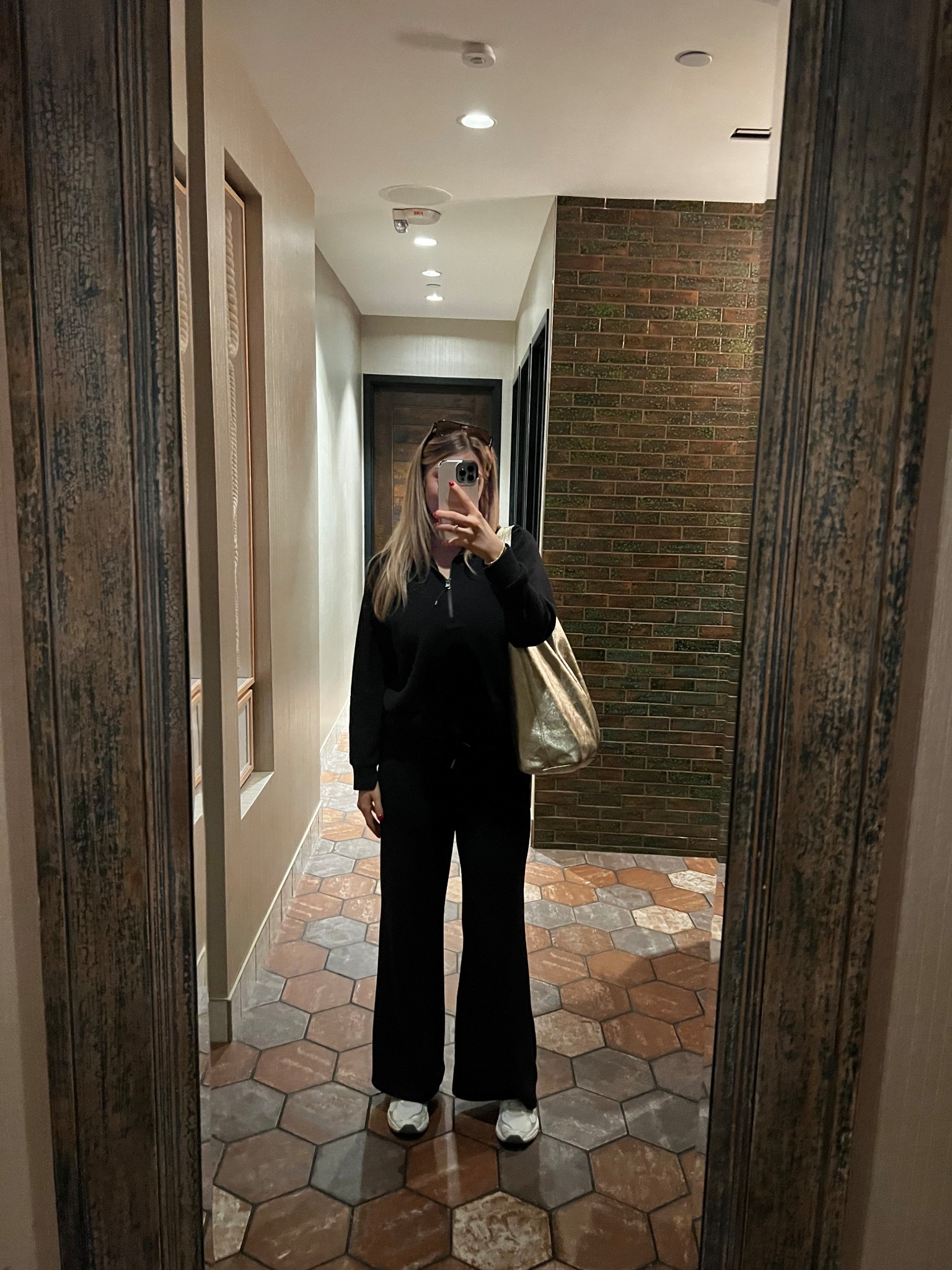 Travel Day! ✈️☁️

Loving this Spanx sweatsuit for long plane rides - wearing size small in both 


#LTKShoeCrush #LTKWatchNow #LTKTravel