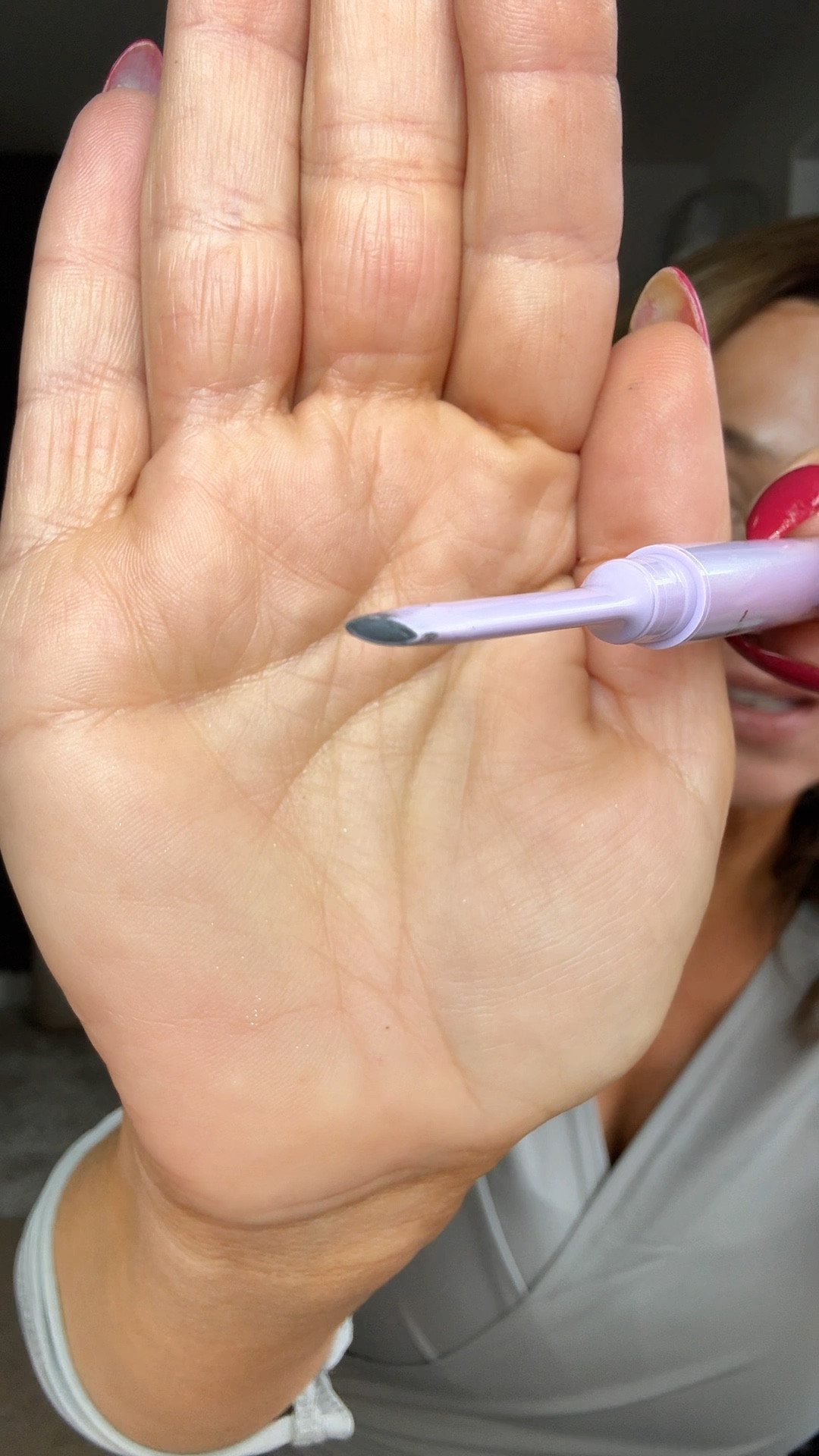 If your eyeliner is never the same on both eyes, you’re not alone.
Winged eyeliner is hard — especially if you have hooded eyes or feel like eyeliner pens are too thick to control.

The tarte tartelette™ quick stick liner makes eyeliner faster and easier with an ultra-thin 1.3mm tip and a slanted flick design that helps guide your wing. One stroke is all it takes, no fixing, no starting over.

This waterproof eyeliner glides along the lash line, defines the eyes, and helps lashes look fuller without dragging or skipping. Perfect for beginners, busy mornings, or anyone who’s ever wiped off eyeliner and said “never mind.”

If eyeliner has always been your hardest makeup step, this one makes it way less stressful. #hoodedeyes
#wingedeyeliner
#eyelinerstruggles
#makeuphacks
#easymakeup
#makeupforbeginners
#beautyreels
#over40beauty
#tartemakeup
#makeuproutine 