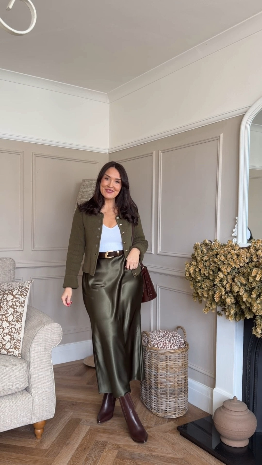 Day 5 of spring outfits and wearing my favourite colour 💚 I have linked my exact skirt but they also have the petite option on sale on a few sizes so have linked this too. I've linked my exact cardigan but running low in stock so have linked almost exact alternatives x

#LTKuk #LTKmidsize #LTKspring