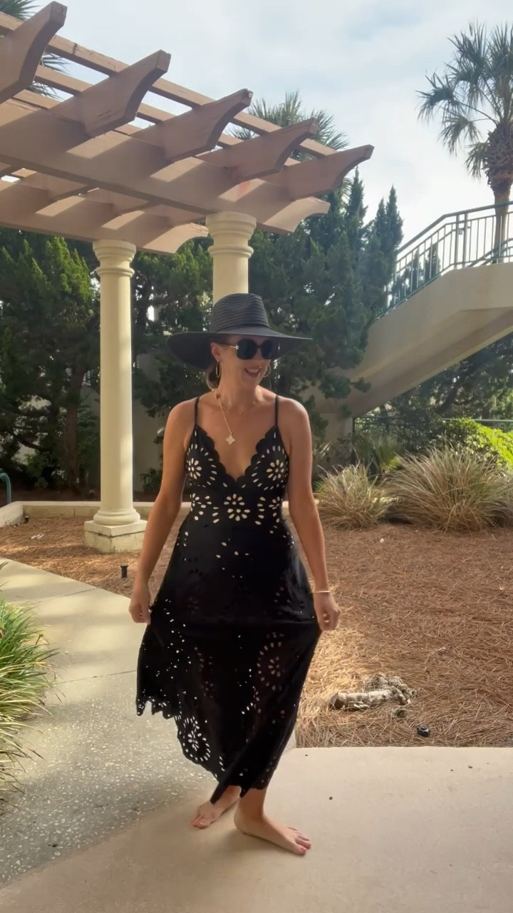 Size medium swimsuit  

#LTKFindsUnder50 #LTKSwim #LTKStyleTip