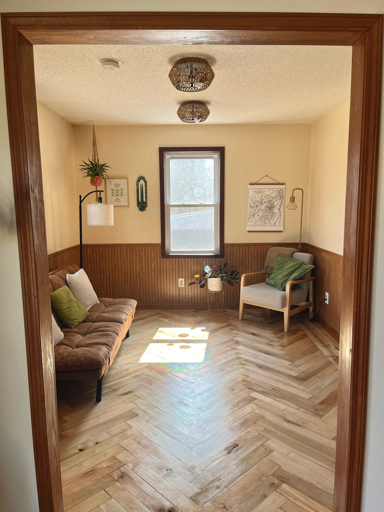 I linked what I could for our new room— my furniture is thrifted🤍

#LTKfindsunder50 #LTKhome #LTKfindsunder100