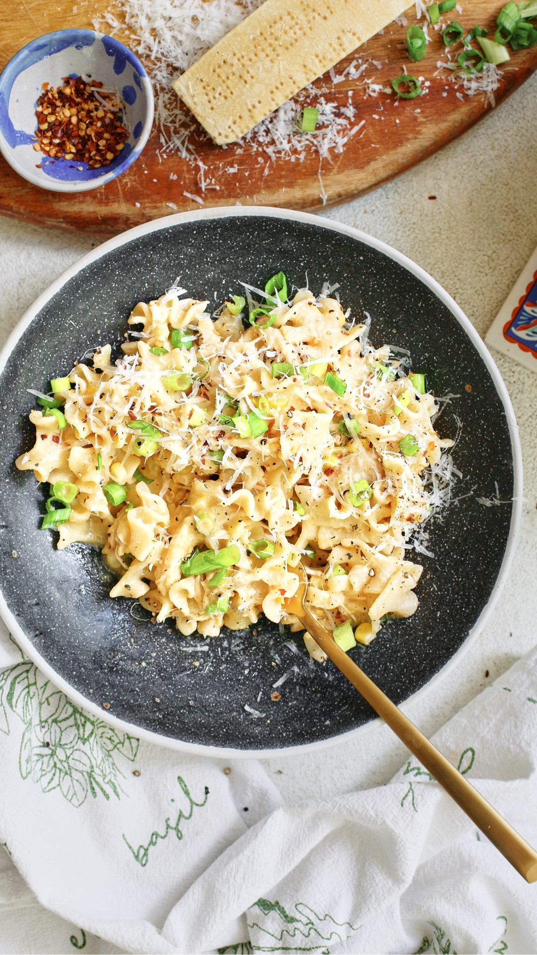 CREAMY Corn & Chicken Pasta🌽

If you ask me, there’s not enough cozy summer comfort food out there. This pasta is creamy and comforting, but still light and summery. The silky corn sauce is 100000% worth taking out the blender for.

You can print out the recipe on my blog! Xx

#summercomfortfood #summerrecipes #pastarecipes #rotisseriechickenrecipes #freshcorn #easymeals #dinnerideas

#LTKSeasonal #LTKFindsUnder100 #LTKHome