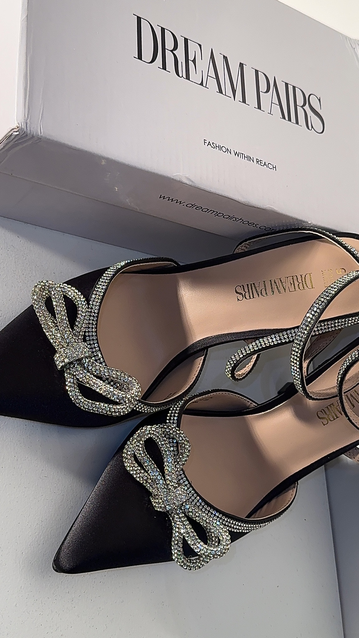 Ok these Dream Pairs pointed toe heels with diamond bows are STUNNING. And they come in more colors including white, gold, and silver!! 

#LTKShoeCrush #LTKHoliday #LTKGiftGuide
