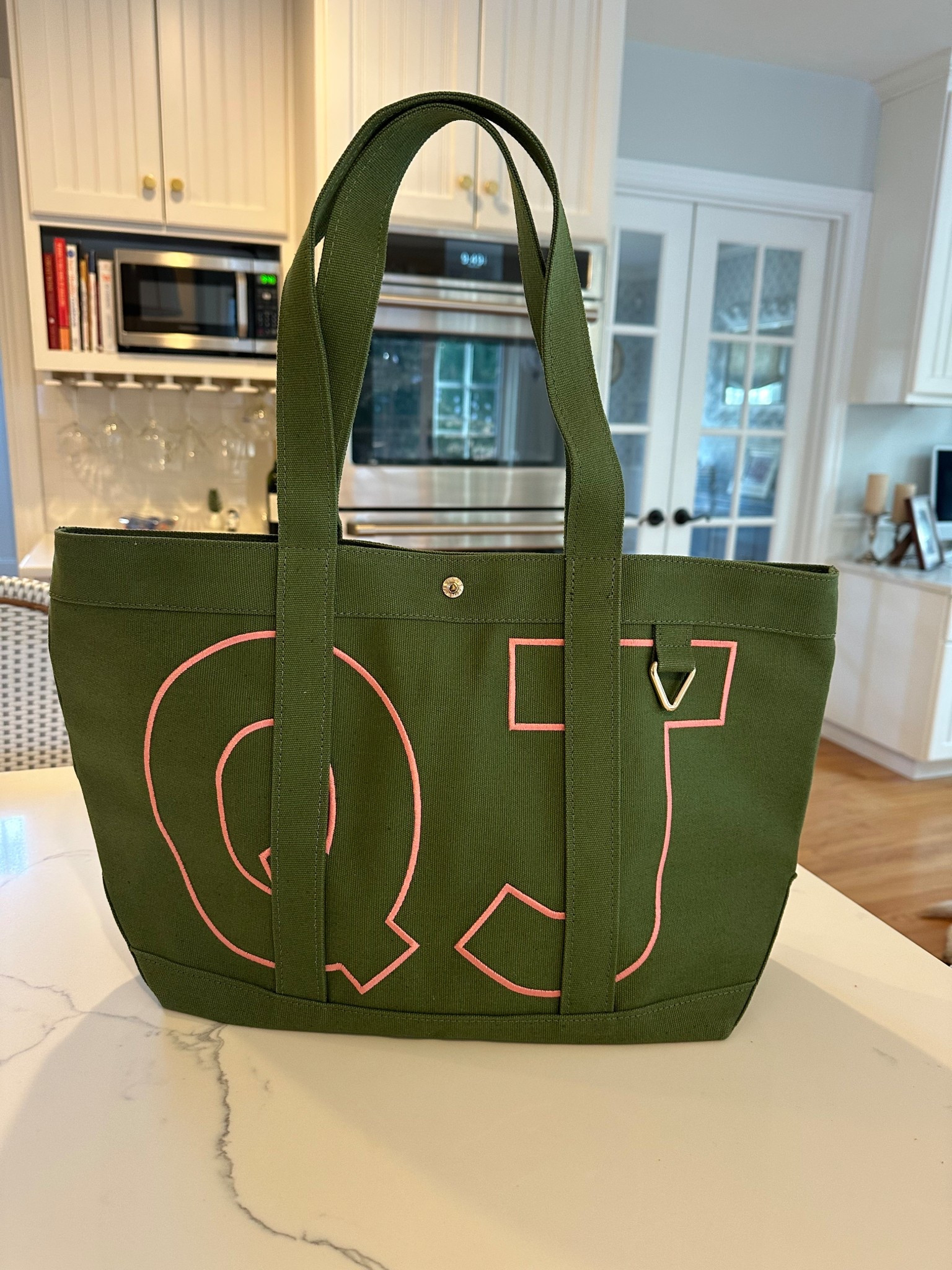 The cutest custom bag from bauble bar. It comes in three sizes - S, M, L
15% off custom gifts . It would make the best valentines gift ❤️
#baublebar#bag#valentinesdaygifts 

#LTKSaleAlert #LTKWorkwear #LTKSeasonal