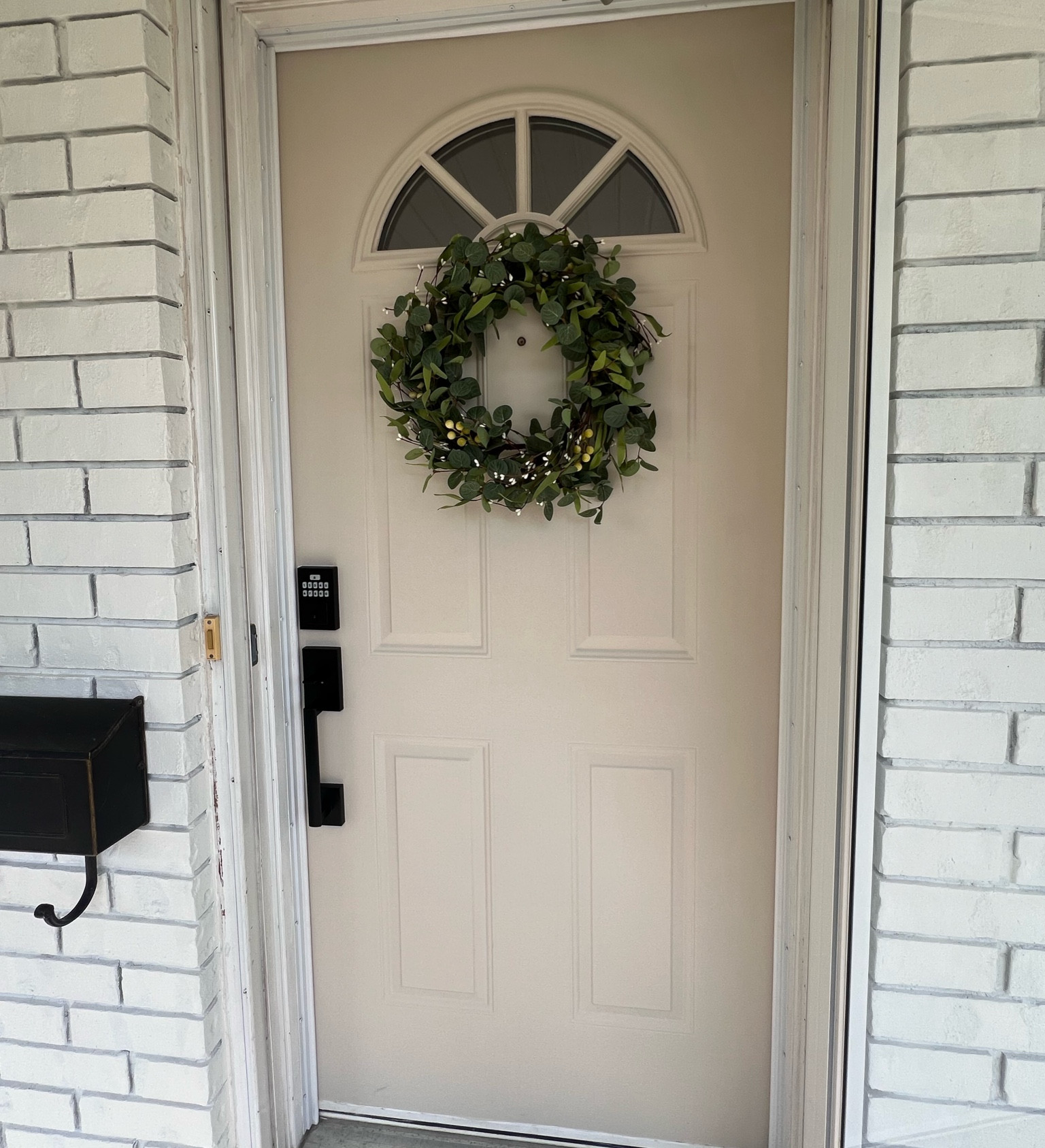 Cutest front door wreath💚 

#LTKcanada #LTKstyletip #LTKsummer