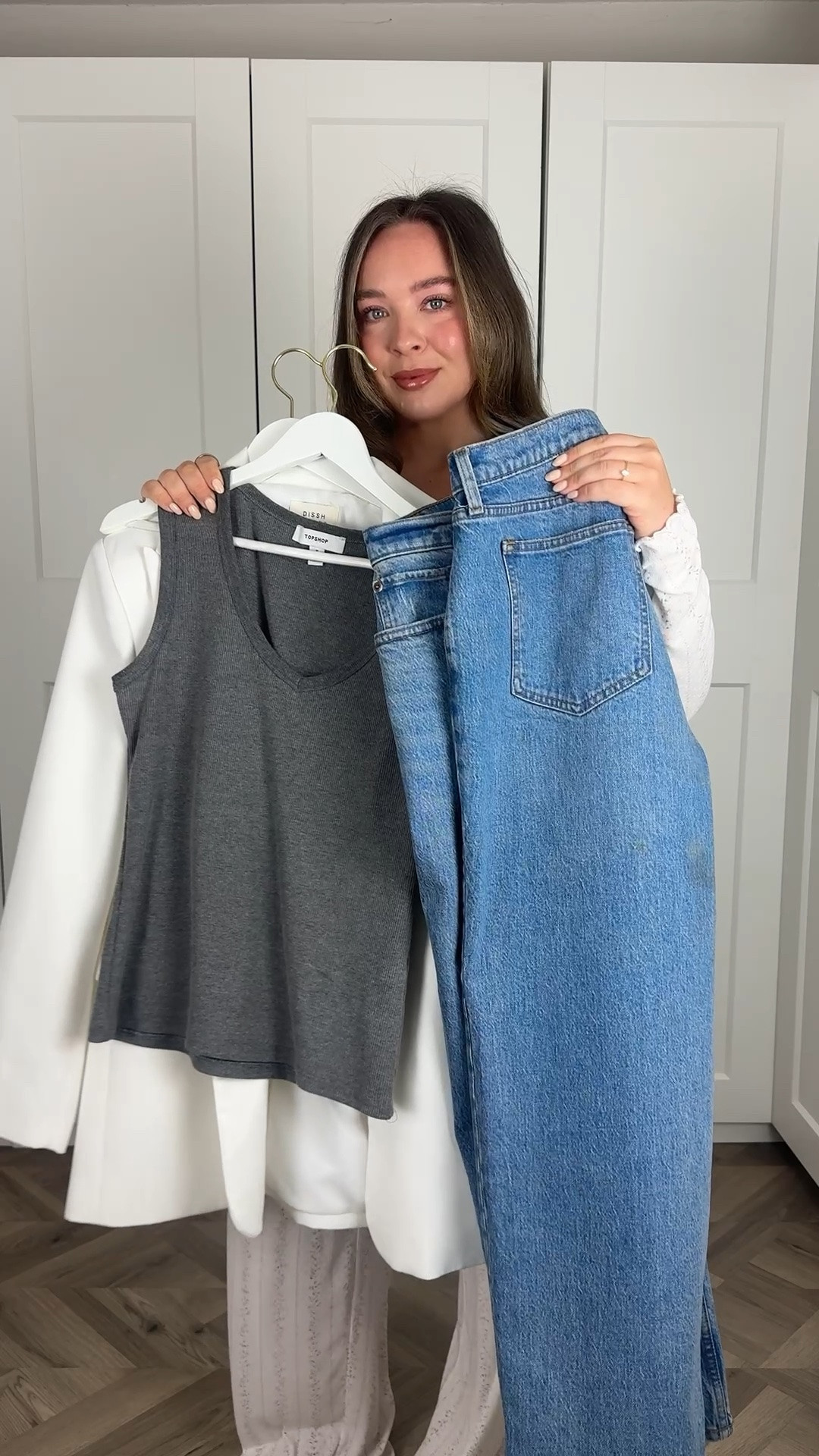 bloody love the wardrobe I’ve built over the past few years 🫶🏻

I wear a 32 short leg in the jeans, an M in the vest, my usual size 14 in the blazer

#LTKjeans #LTKmidsize #LTKstyletip