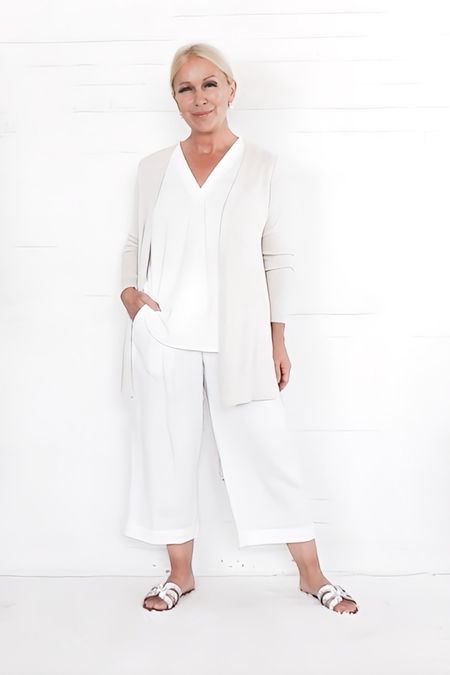 Untucked style for the midlife tummy - pants are 50% off

#LTKStyleTip #LTKSeasonal #LTKOver40