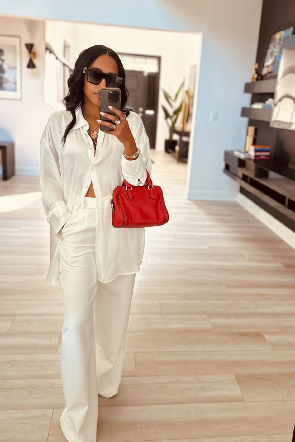 What I’ve been wearing lately: white on white! 

#LTKFindsUnder100 #LTKItBag #LTKStyleTip