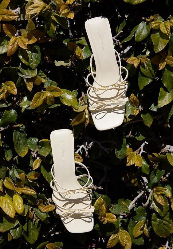 Heeled sandals with bow | Stradivarius (UK)