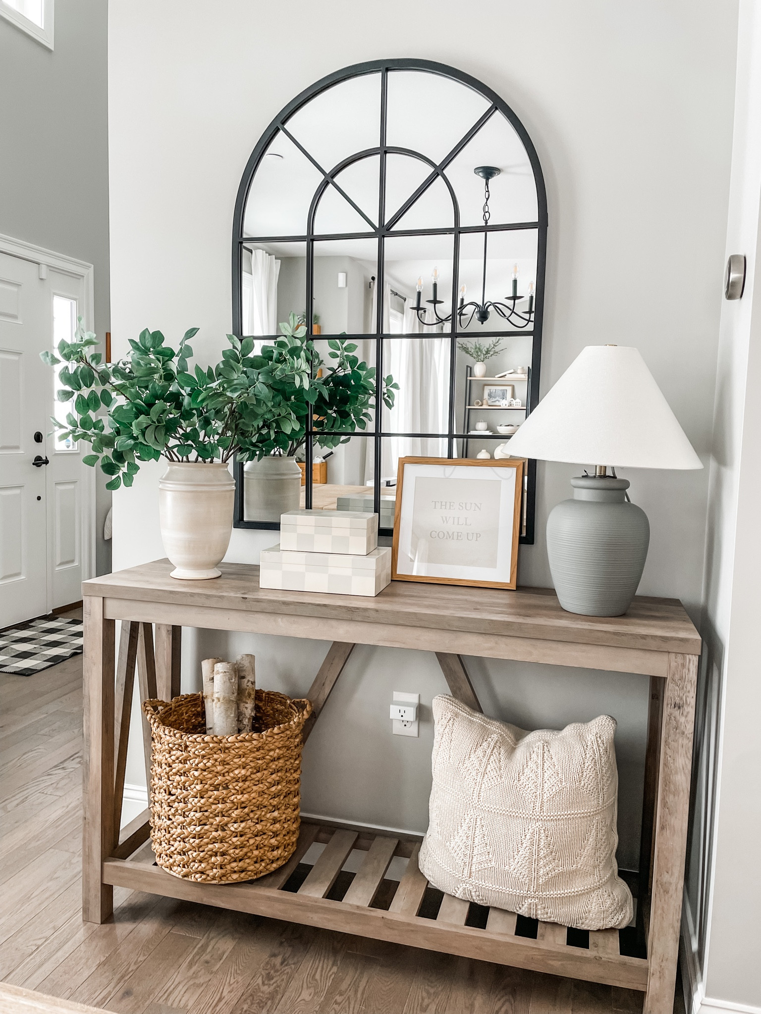 Console styling 
Home decor
Home decorating