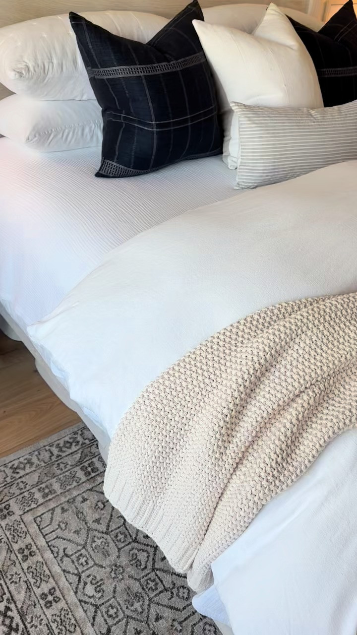 Refreshing my bedroom with @onequince. #quincepartner 

 

#LTKSeasonal #LTKHome #LTKFindsUnder100