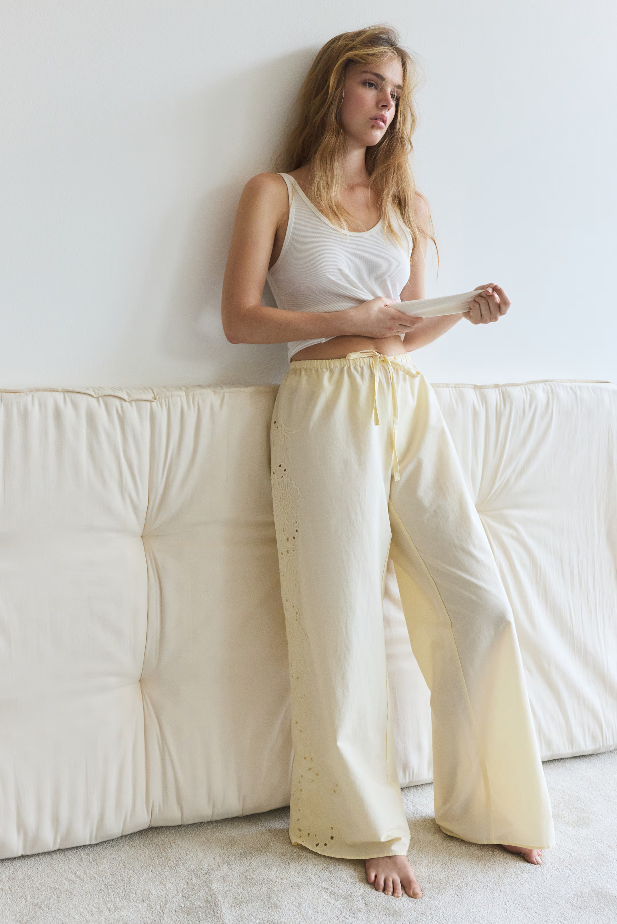 Bestickte Pyjamahose | H&M (DE, AT, CH, NL, FI)
