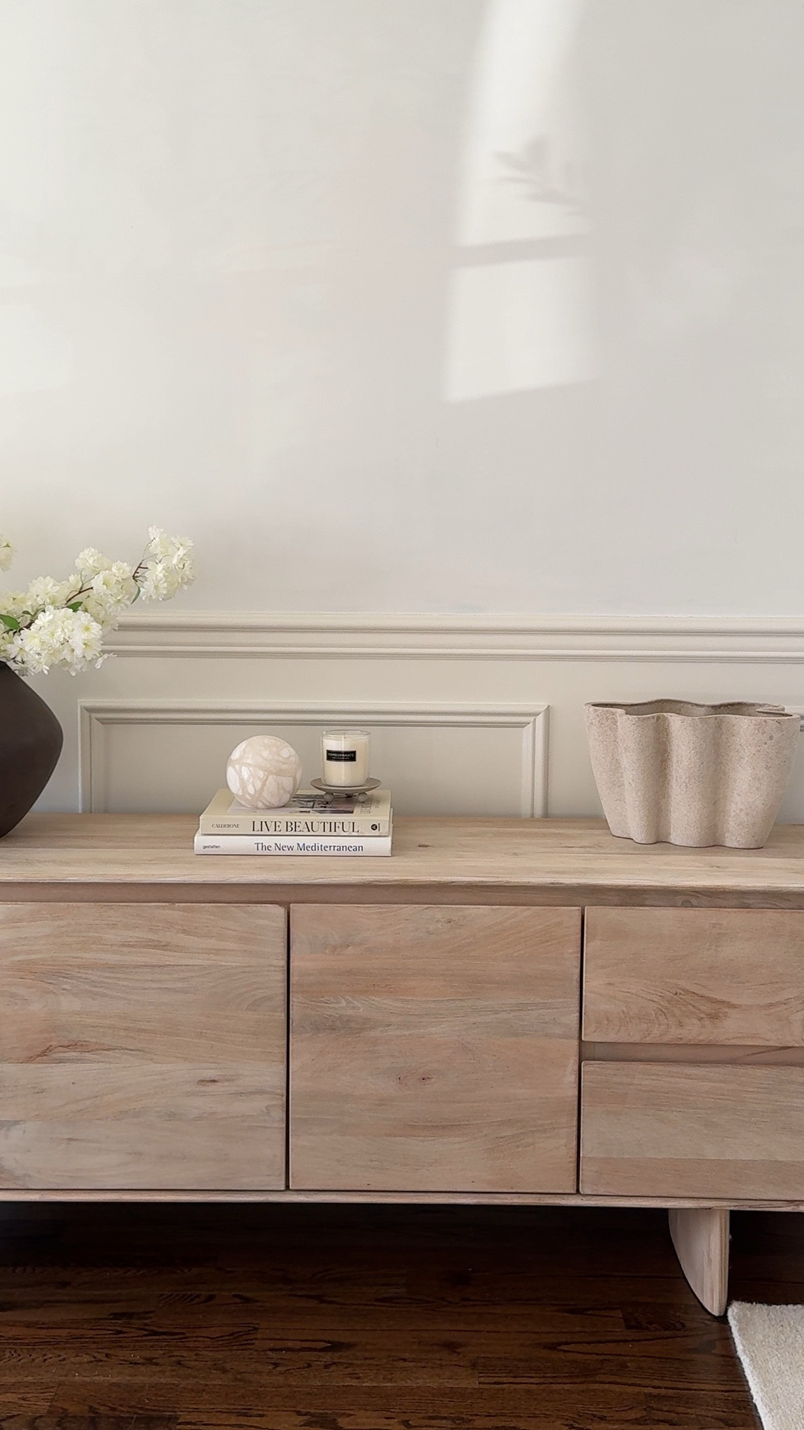 Early spring living room styling


Simple decor, modern, neutral home decor, organic modern, affordable home, Amazon finds, Westelm, Westelm Anton, vase

#LTKHome #LTKSeasonal #LTKFindsUnder50