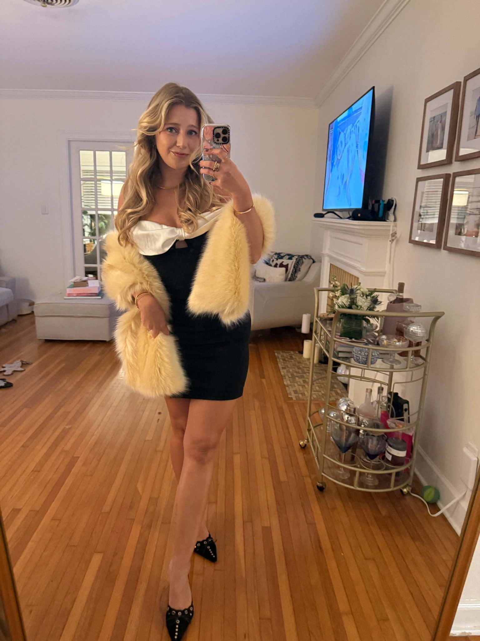 Night out dress + fur stole! 20% off right now at Lulu’s 

#LTKootd #LTKFindsUnder100 #LTKCyberWeek