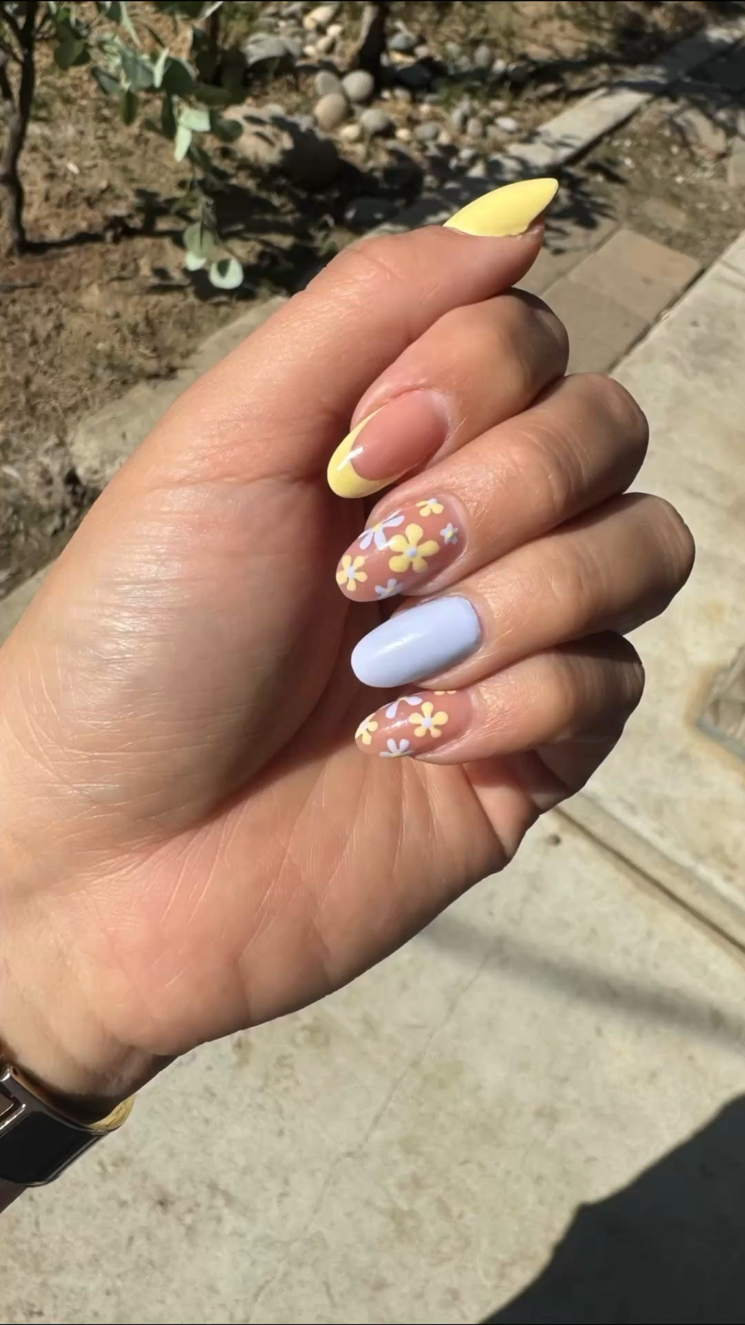 Hello spring nails 💛💐🌼🦄

#LTKselfcare