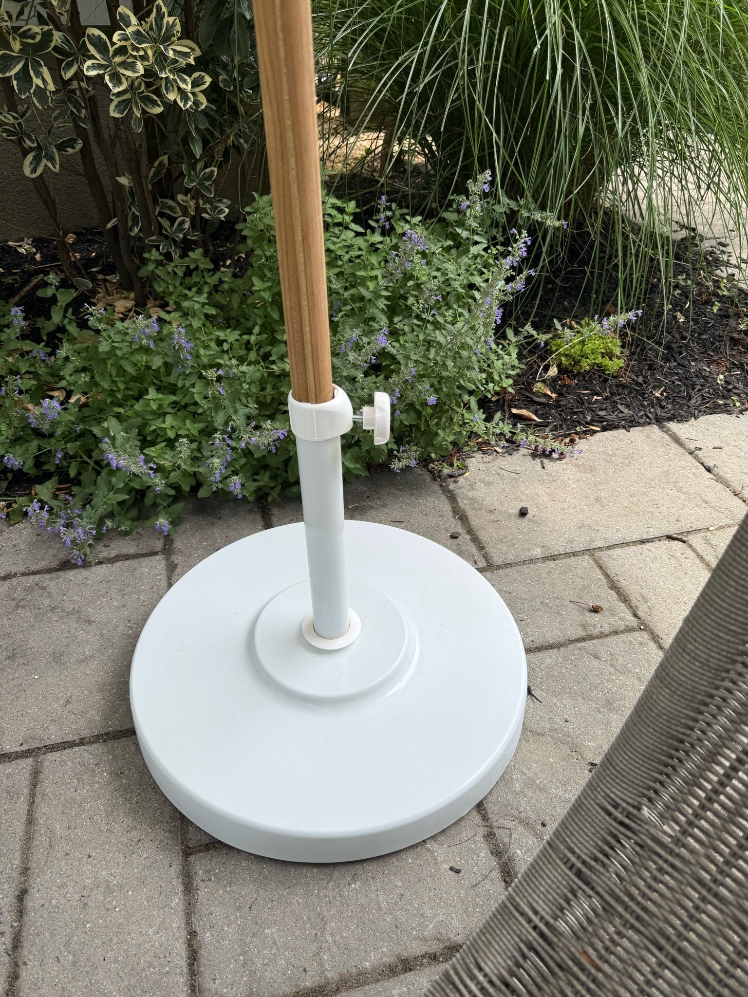 Really love this umbrella stand because it’s HEAVY (no worrying about your umbrella falling over), looks good and is compact enough to fit inside a umbrella side table! Not a bag price either…

#LTKHome #LTKSeasonal #LTKdayinmylife