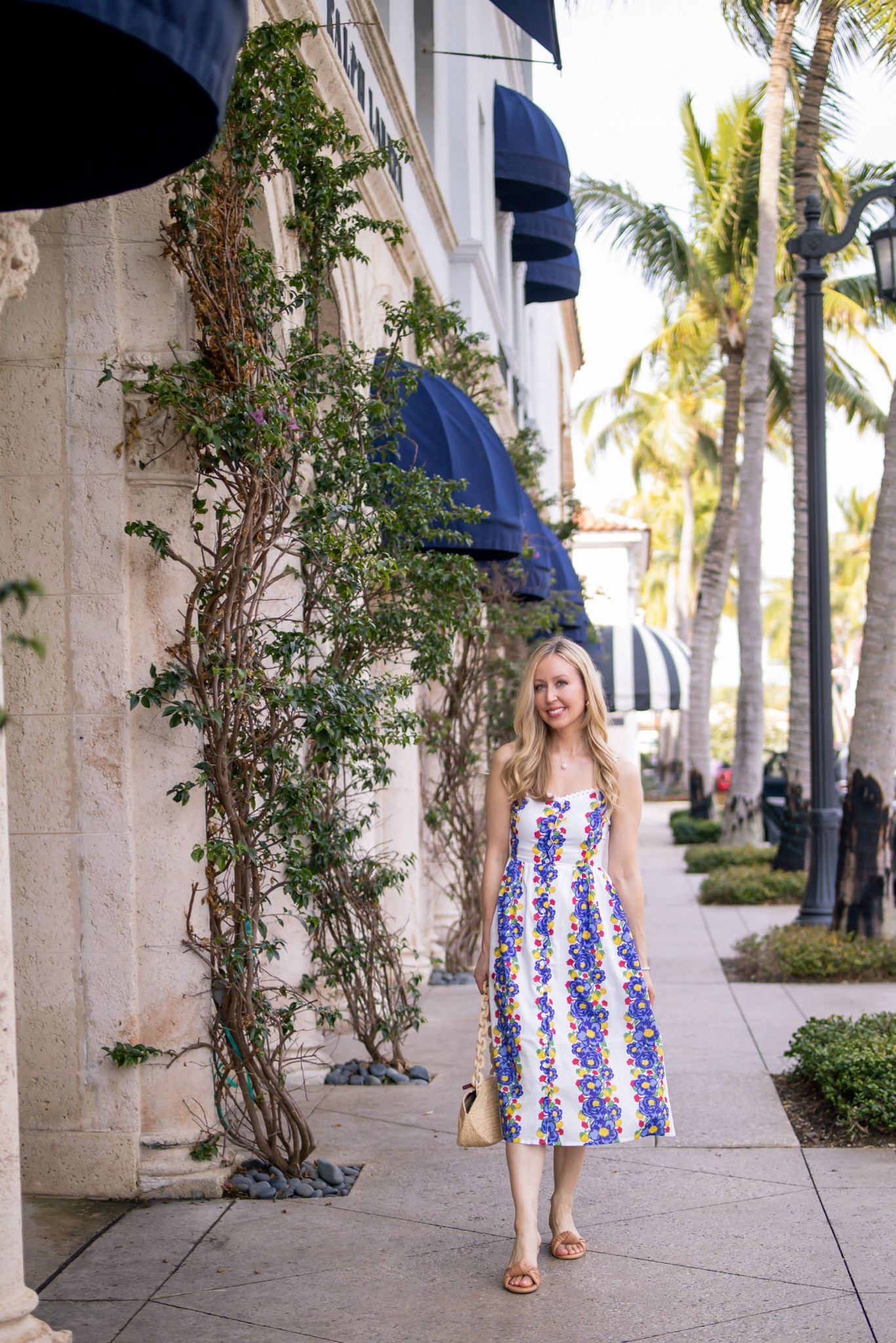 This cotton dress is not only pretty but so lightweight and comfortable. If you are a print lover, this is the collection for you. 




#LTKover40 #LTKstyletip #LTKtravel