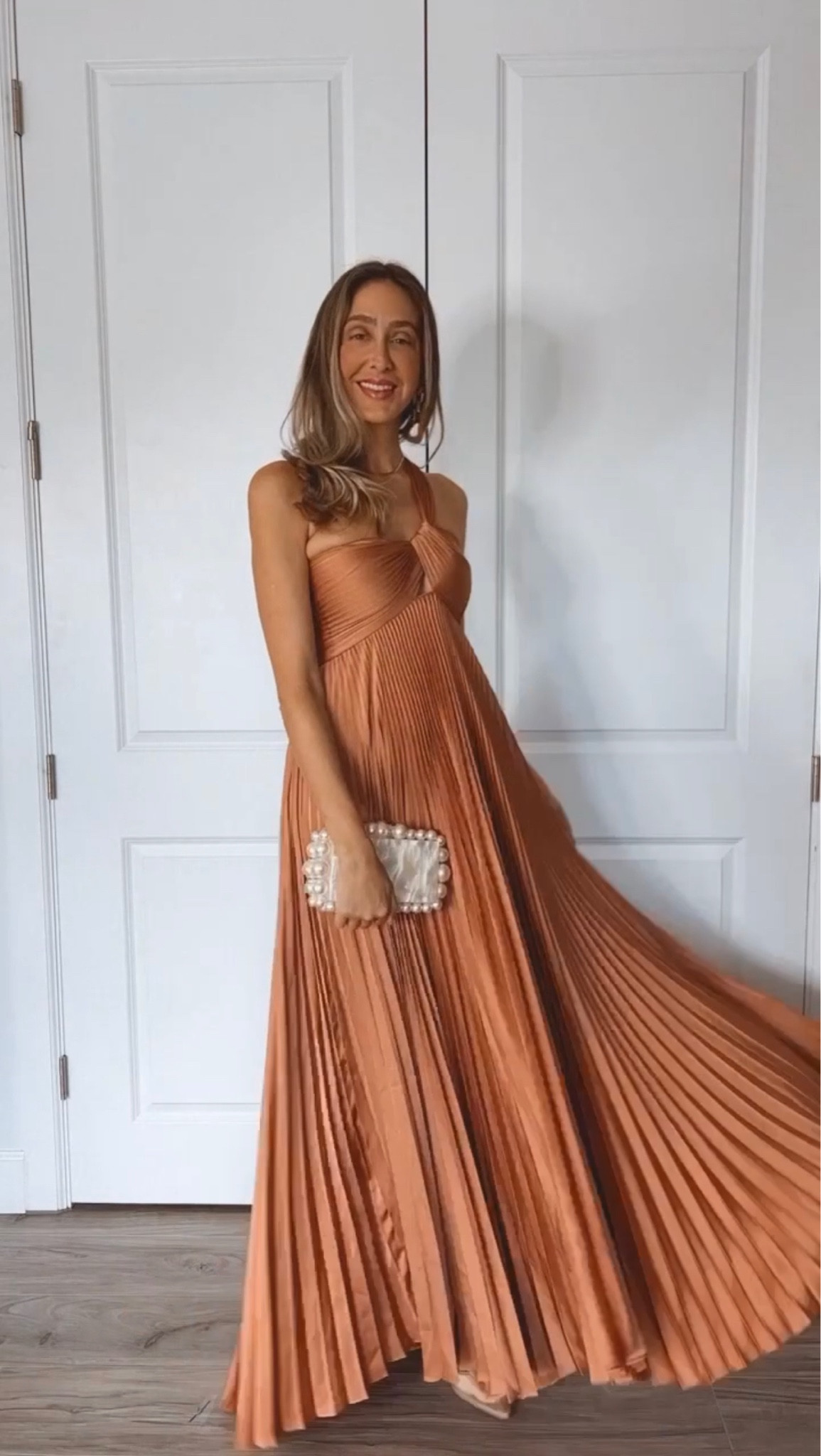wedding guest dresses, so elegant and beautiful 
This maxi dress is so flowy and chic
Fits true to size
I'm wearing a size small 

#LTKparties #LTKwedding #LTKitbag