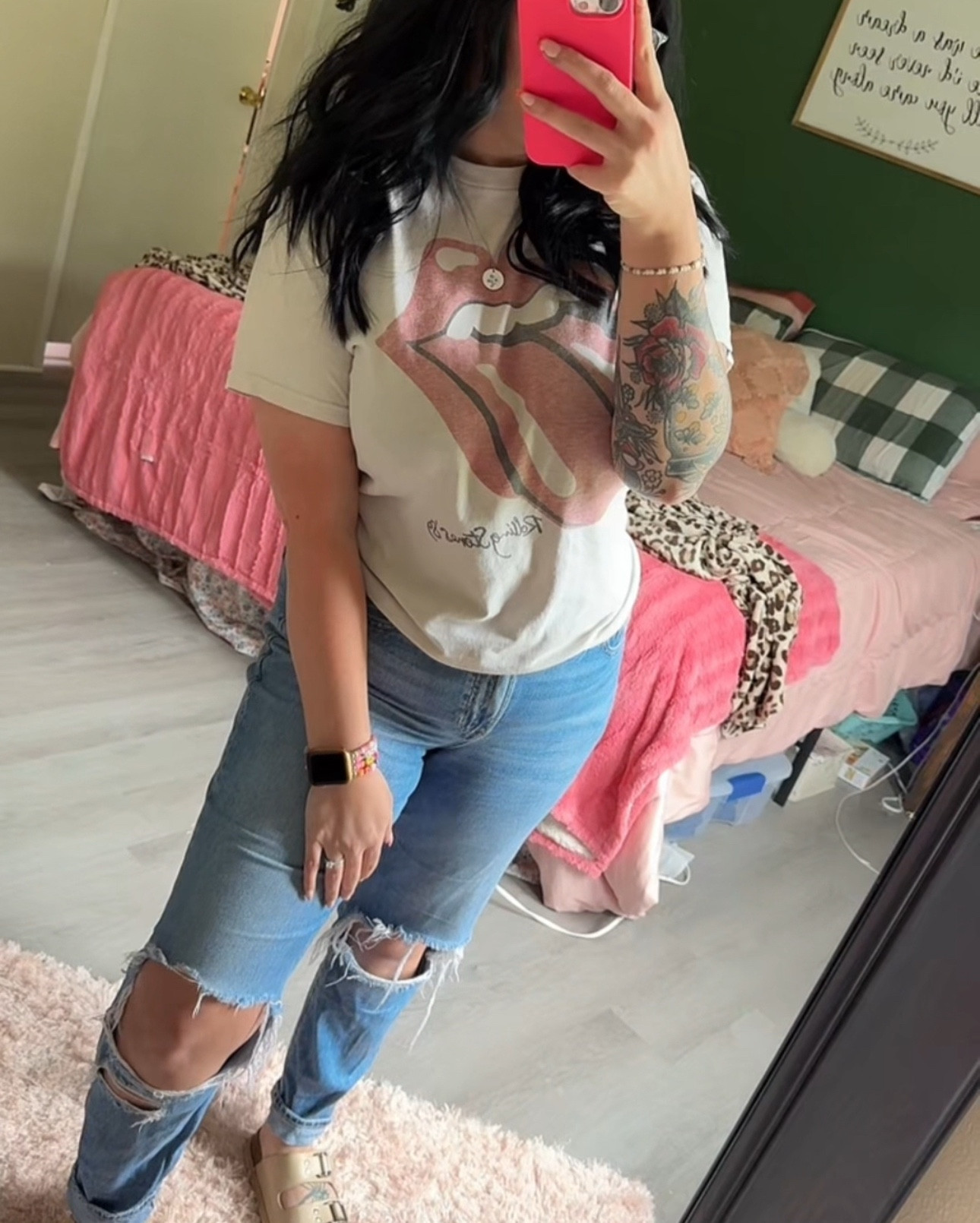 Midsize mama graphic tee and jeans for a Walmart run 🤪🙌🏼

#LTKFindsUnder50 #LTKMidsize