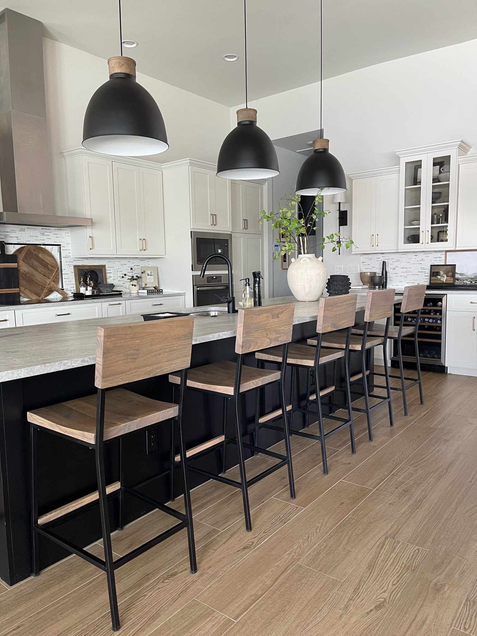 Pendant Lights
Lighting, kitchen lighting, kitchen pendants, neutral decor, organic modern, for any and all budgets, furniture and accessories #overstock

#LTKhome #LTKFind #LTKSeasonal