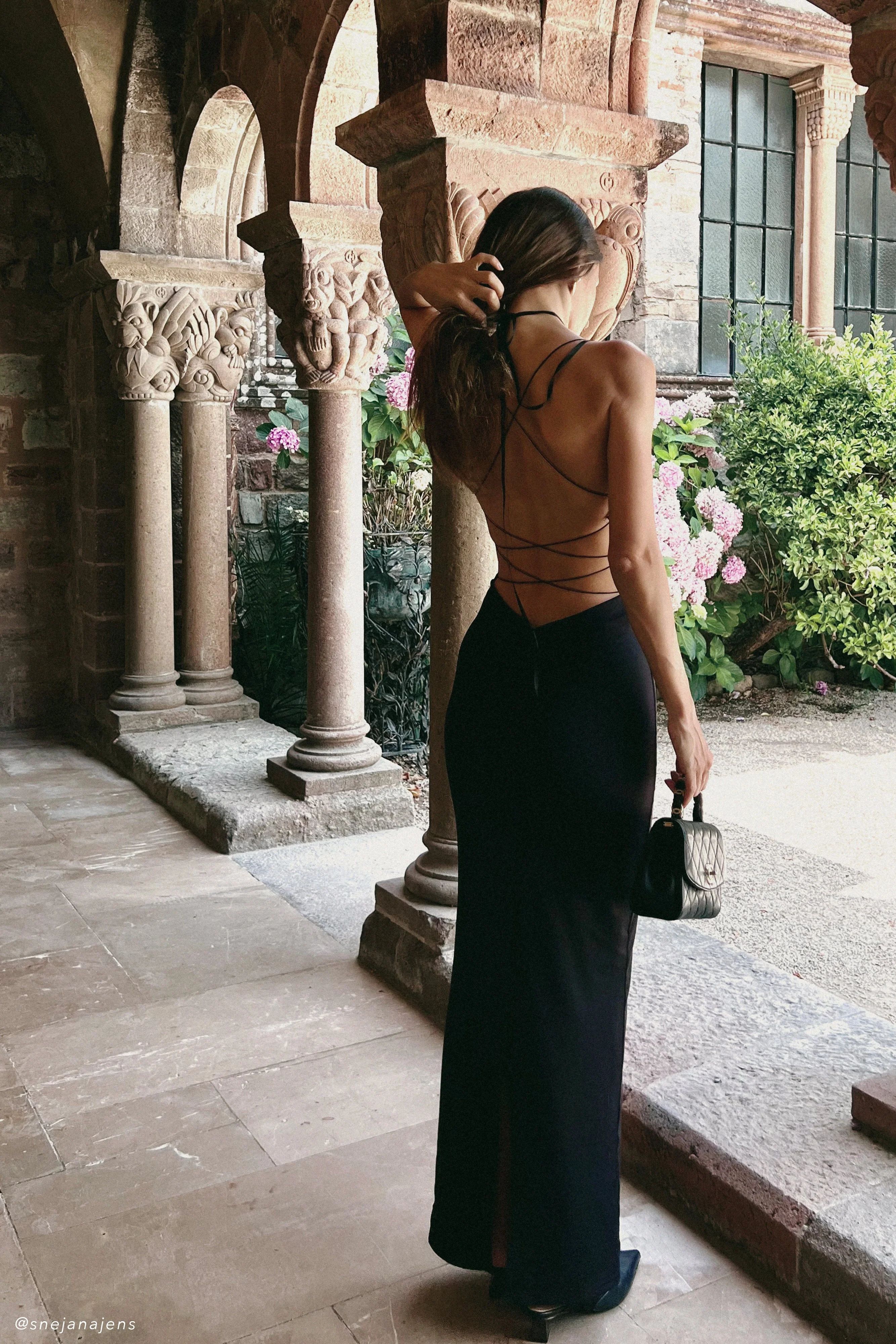 Sabine Backless Maxi Dress - Black | MESHKI US