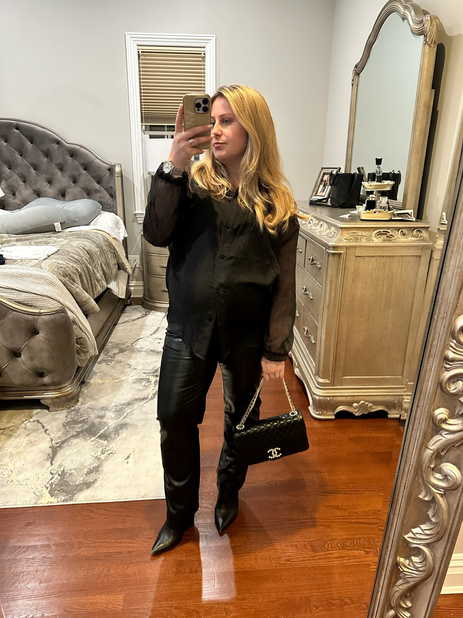 all black outfit of the night, have gotten so much use out of these Abercrombie leather maternity pants 

#LTKbump #LTKSeasonal #LTKfindsunder100