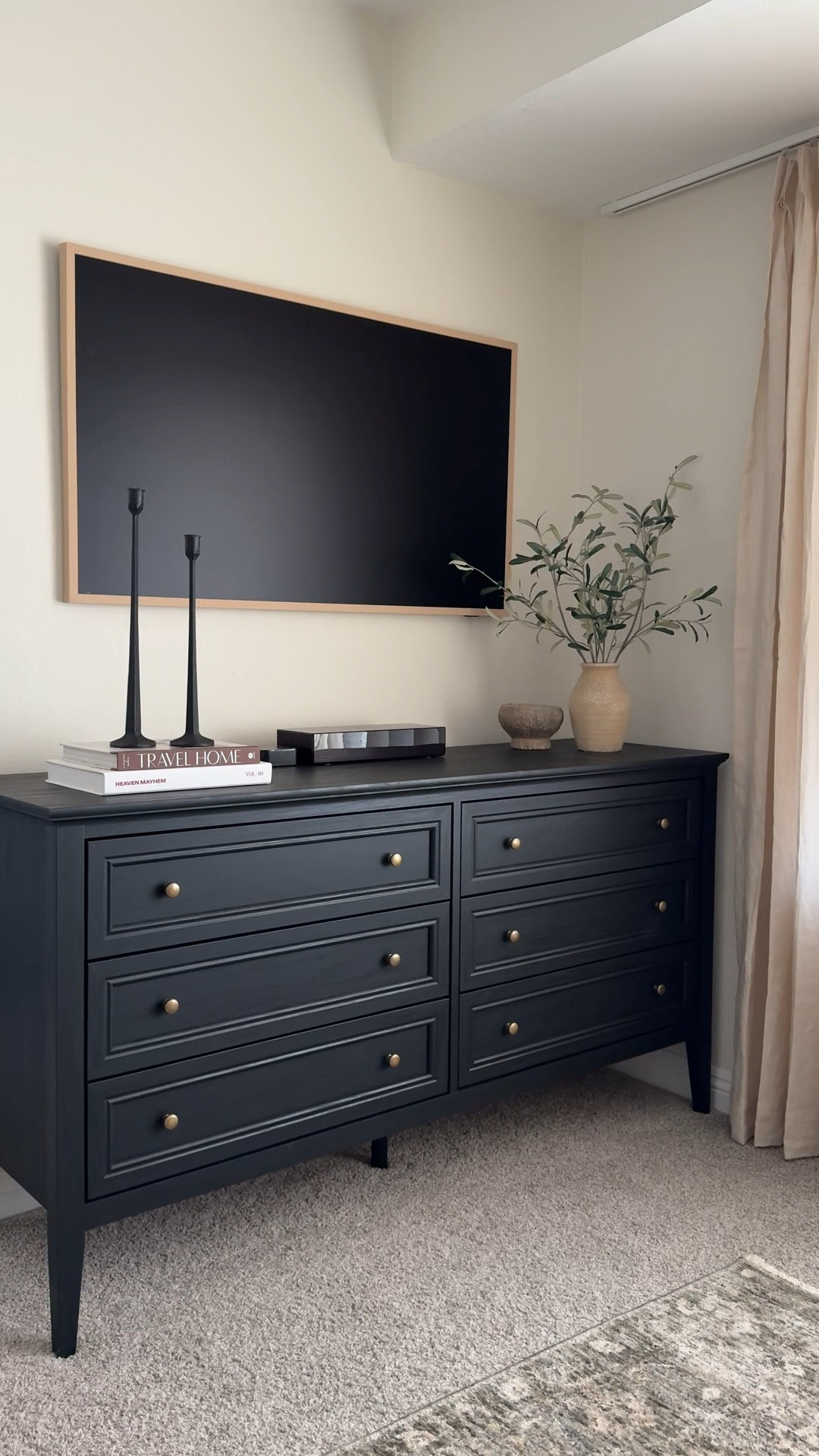 Jewelry storage, jewelry box, home decor, coffee table book, silver jewelry, gold jewelry, earrings, bangles, rings, jewelry organization, decor inspo

#LTKHome #LTKStyleTip #LTKWatchNow