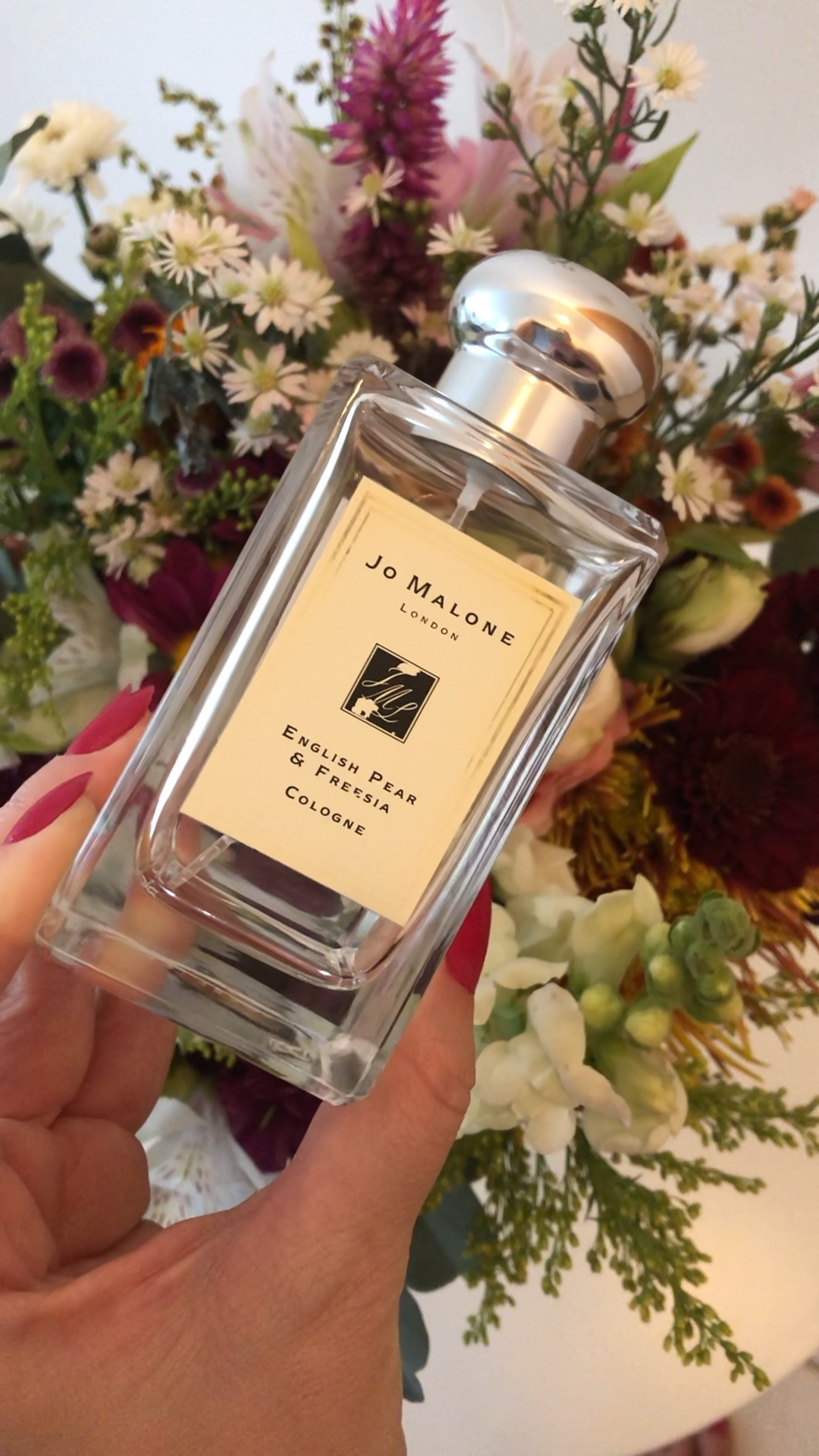 Perfume clássico delicioso, com notas de pera inglesa e frésias. Super vibe oldmoney!

#LTKGiftGuide #LTKbrasil #LTKbeauty