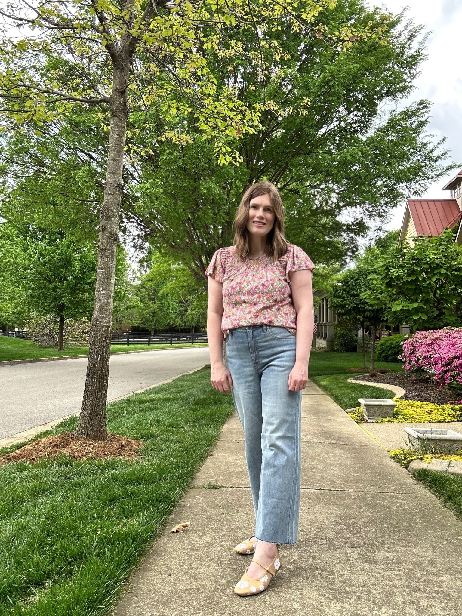Wide leg jeans and floral top 