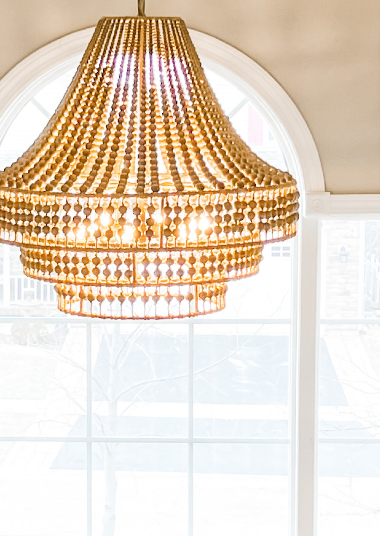 I love our new foyer light!! 🤩 it comes in 2 different sizes. Ours is the 6 light and it makes such a statement and has the most beautiful light shadows ✨✨👏

#LTKhome