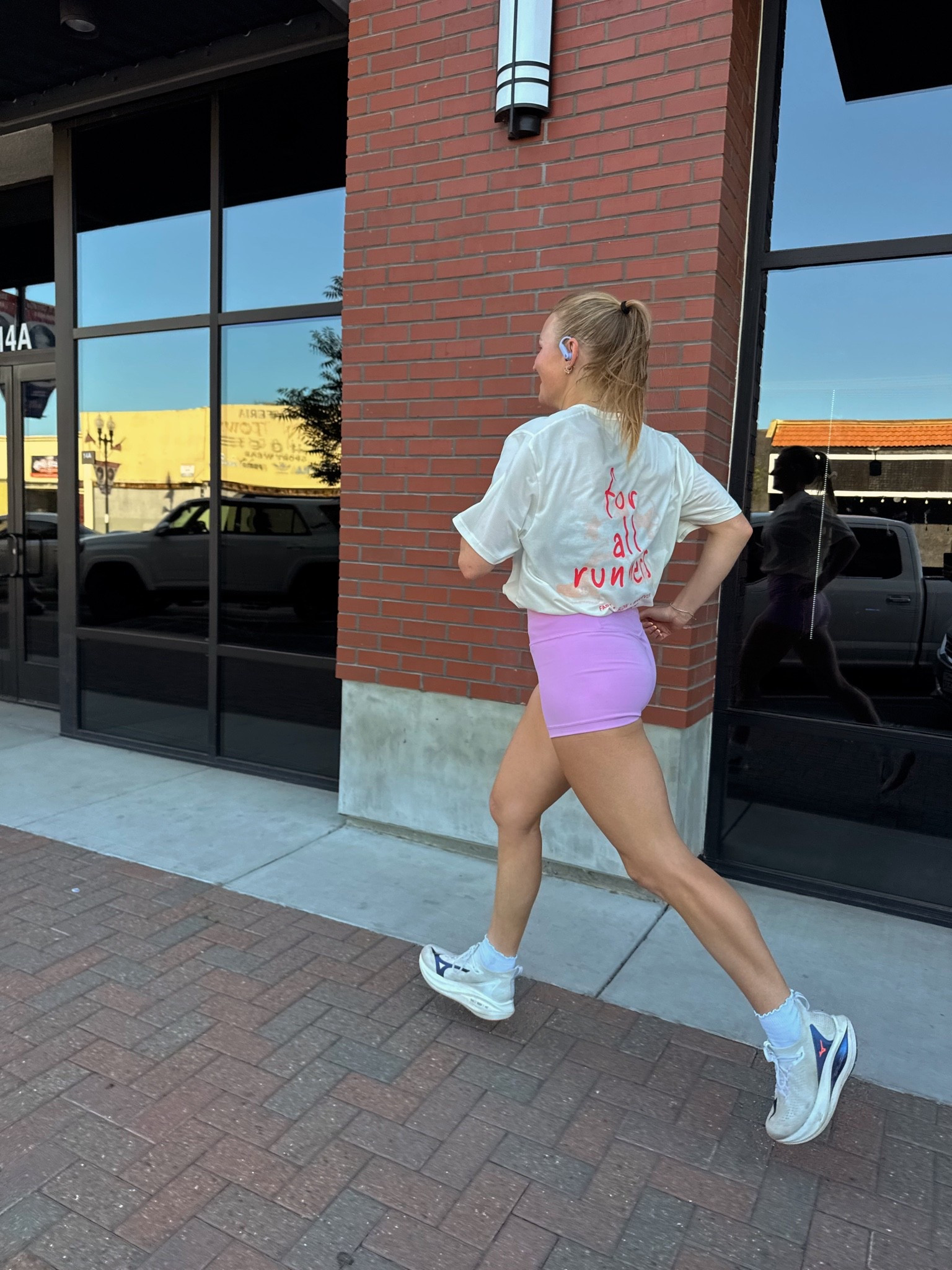 Obsessed with this new tee. Sized up to a large! @lululemon

#LTKfitnessgoals #LTKActive