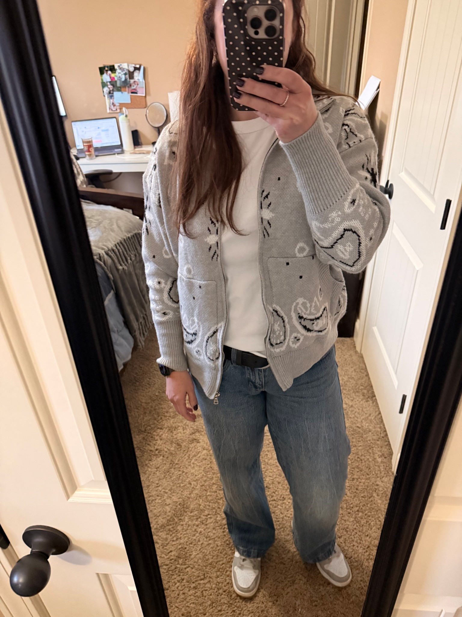 Proof a good cardigan fixes everything. 🤍

Throw it over a white tee + denim and suddenly you look like you planned the outfit.

Cozy, neutral, and perfect for WFH days, coffee runs, or school pickup.

#LTKootd #LTKSeasonal #LTKdayinmylife