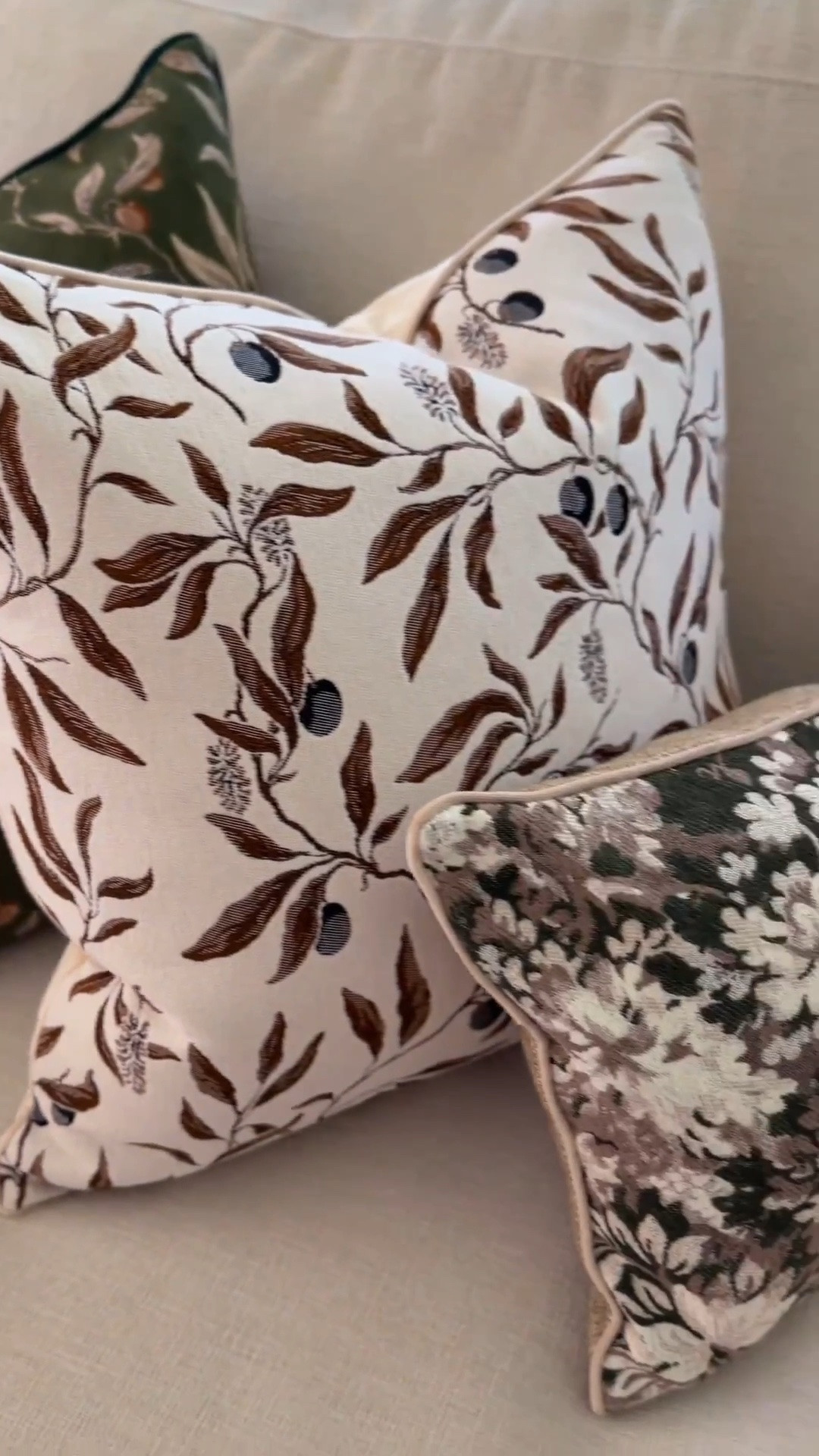 These throw pillow covers are perfect for Fall and won’t break the bank. Shop them here!

#LTKHome #LTKSeasonal