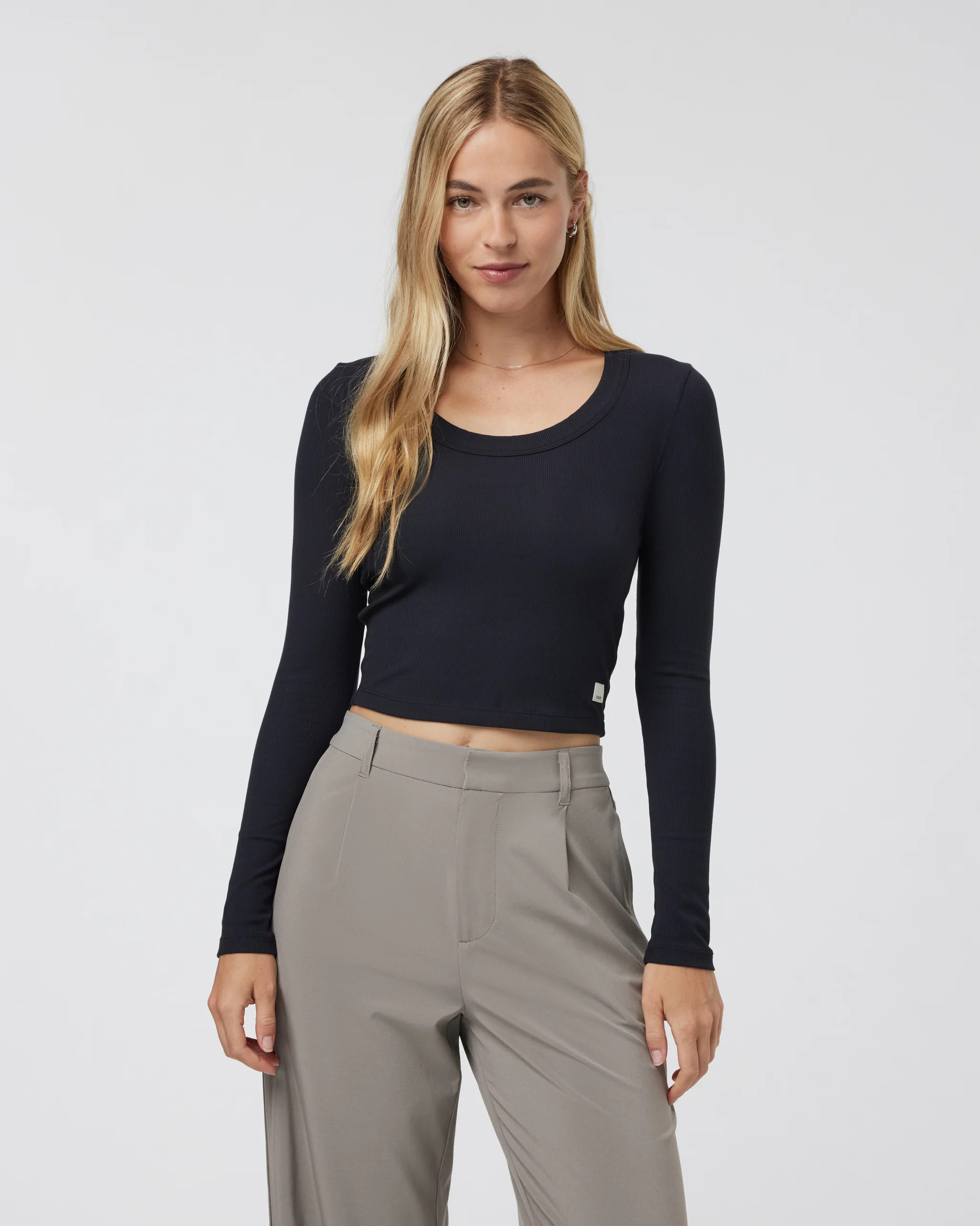 Long Sleeve Pose Scoop Tee | Vuori Clothing (US & Canada)