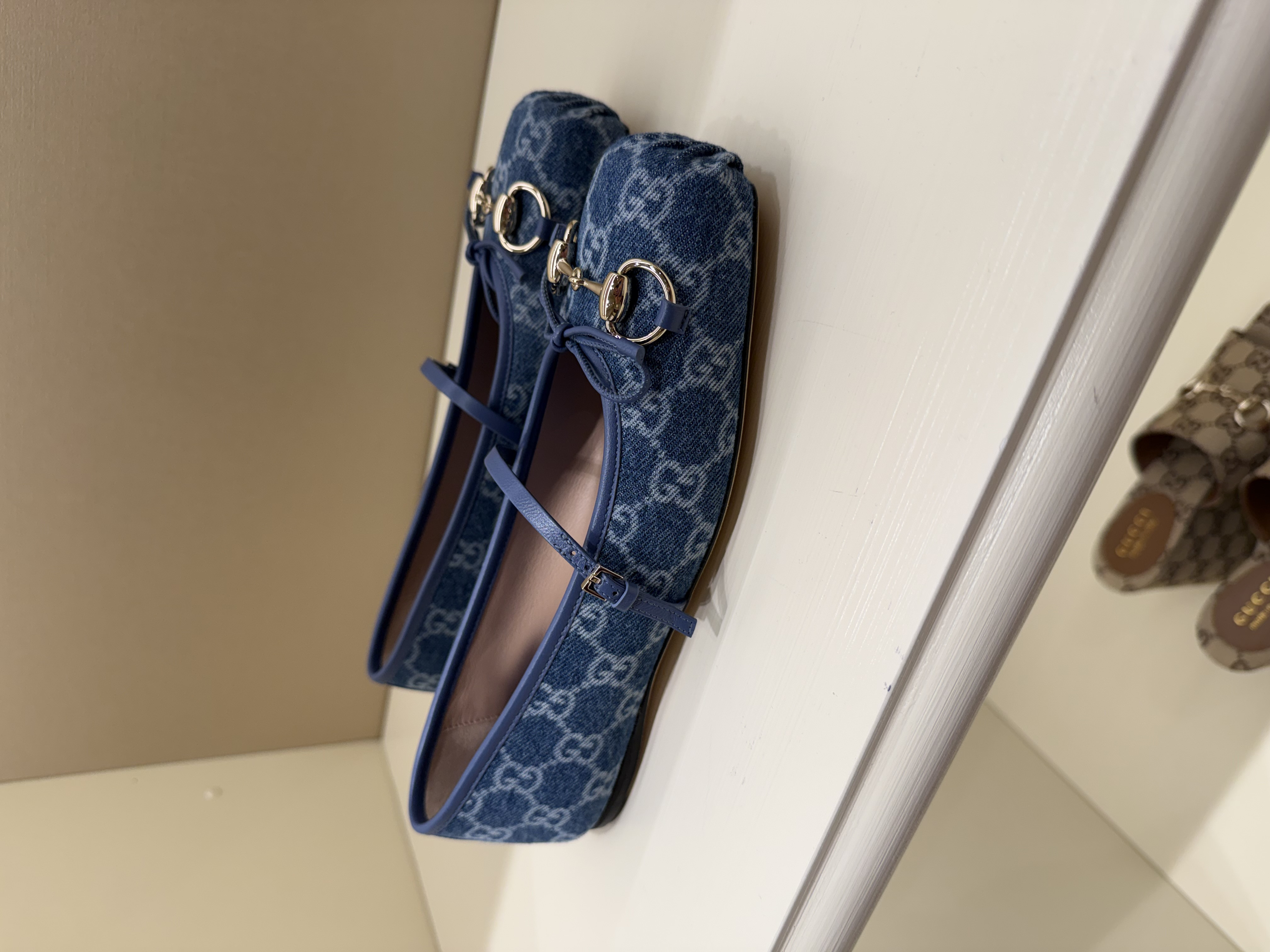 shoes // gucci shoes 

 