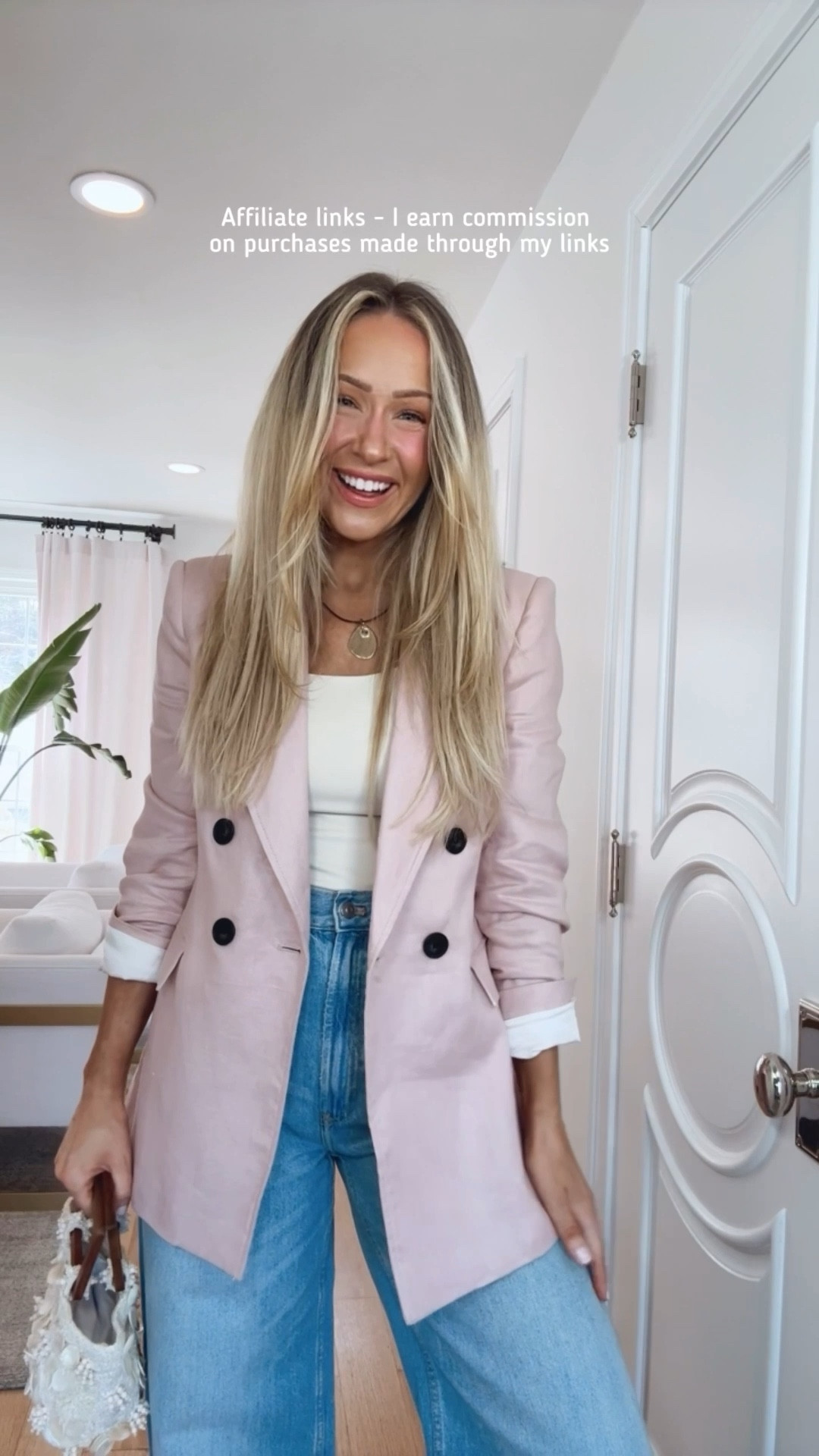 Affiliate links - I earn commission on purchases made through my links 

Zara outfit spring
Zara jeans
Zara pink blazer
Zara shell bag