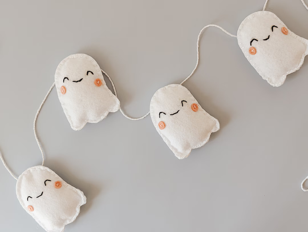 Felt Ghost Garland | Halloween Decoration | Halloween Garland | Spooky Bunting | Kid's Shelf Room... | Etsy (US)