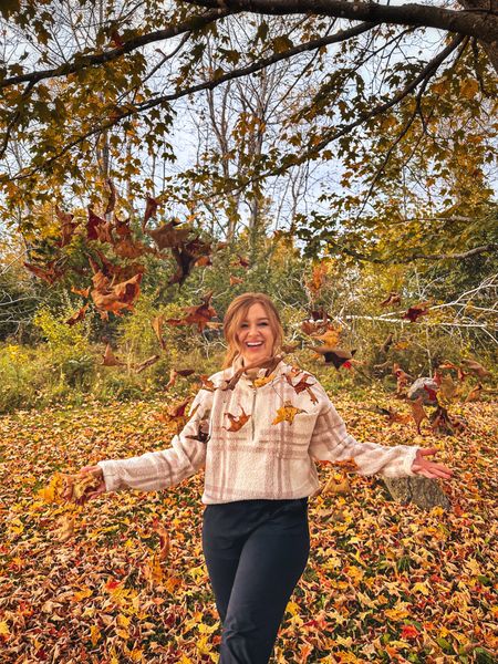 Fall fit from Pink Lily ! Medium in both Sherpa pullover and comfy pants ! 

Code: October20

 

#LTKSeasonal #LTKHoliday #LTKstyletip