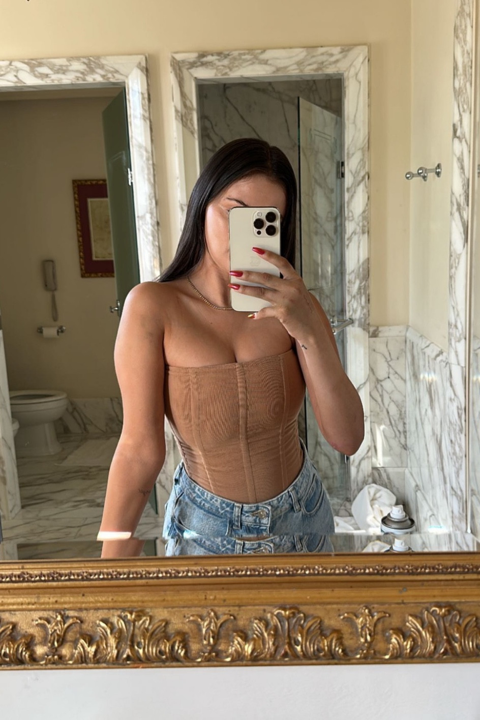 Corset from areyouami - linked a similar one below 🤎

#LTKSeasonal #LTKstyletip