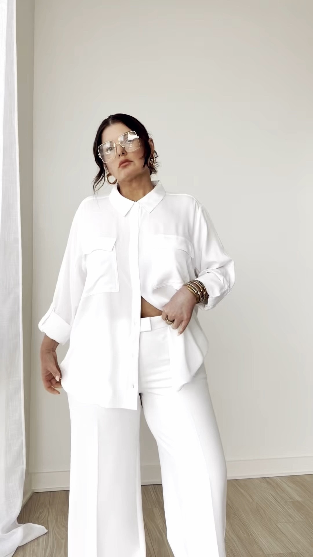 I found you the best elevated basics for work and everyday life. 

The classic editor trousers are so versatile. While you can wear them for work they’re a great piece to pair with a fitted tee and flat sandal for an elevated casual look this spring.

& you already know how versatile a classic button down is! I love the utility pockets and rolled sleeves on this style.

Trousers run tts
Sized up twice in the white button down
Sized up once in the tan button down

@Express #expresspartner #dresstoexpress

#LTKootd #LTKWorkwear #LTKOver40