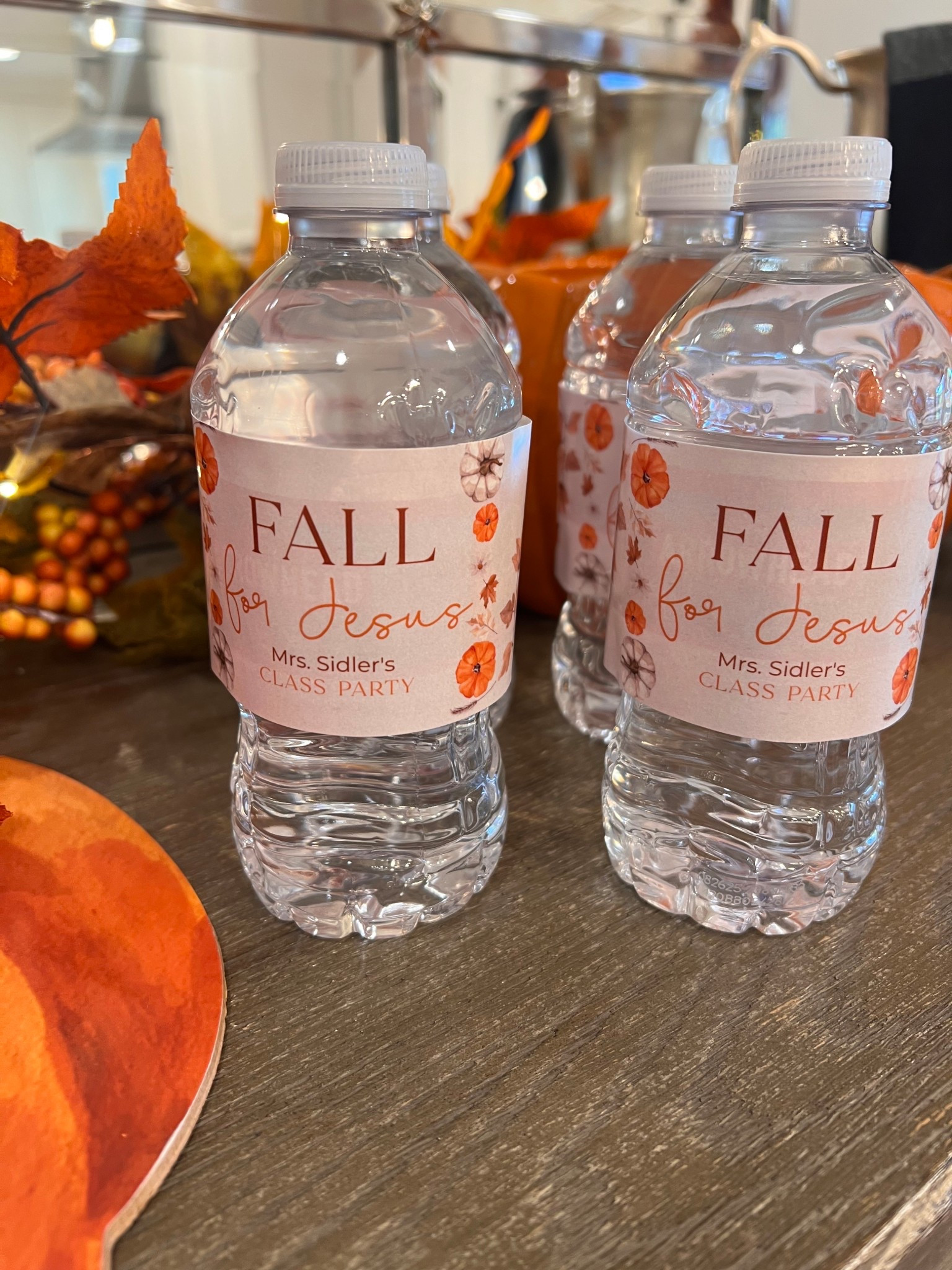 Mini water bottles for class party but make it fancy 💁🏻‍♀️✨🧡🍂🍁

#LTKParties #LTKSeasonal #LTKKids