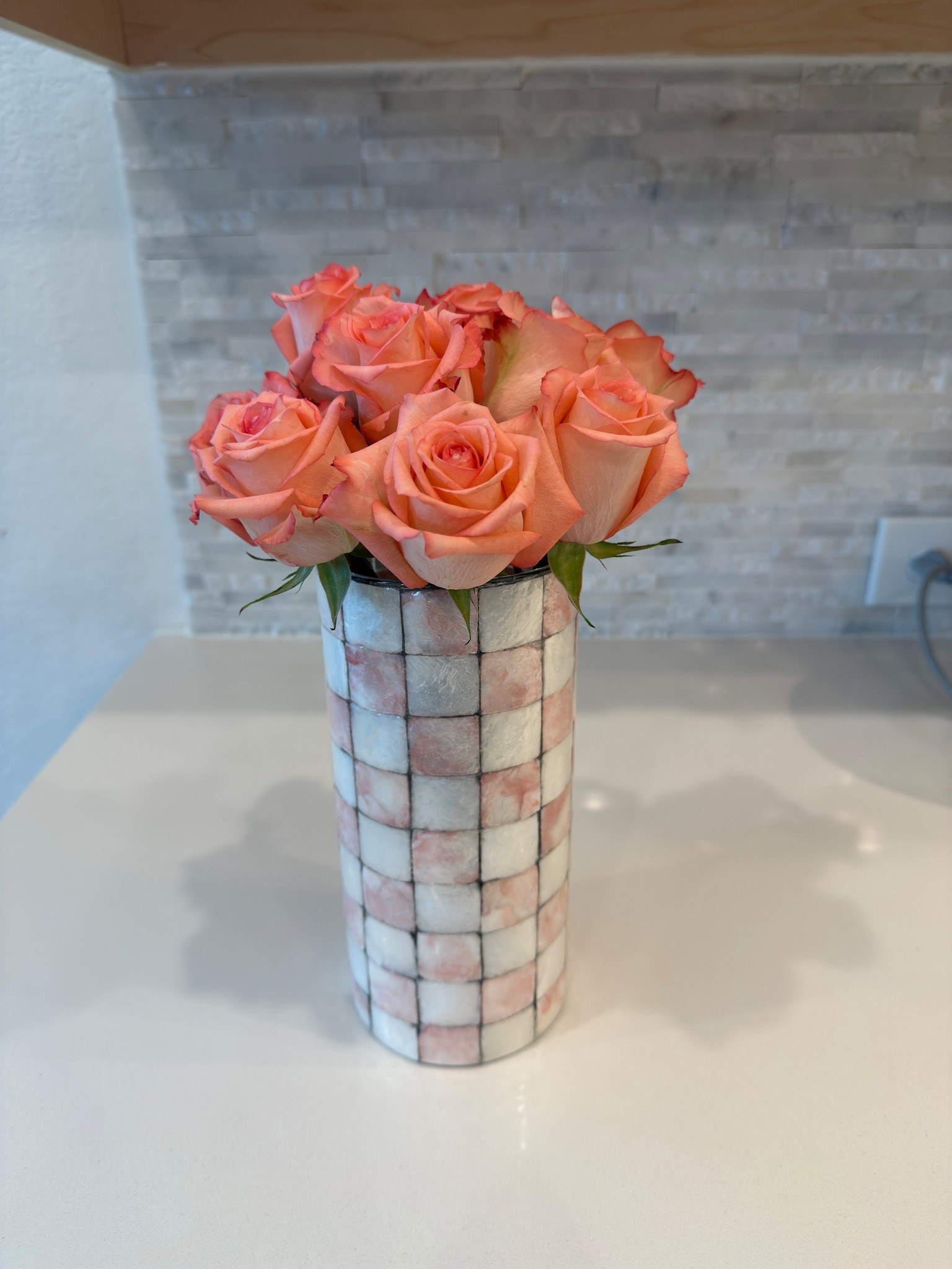 Obsessed with my new flower vase 😍

#LTKdayinmylife #LTKHome #LTKvlog