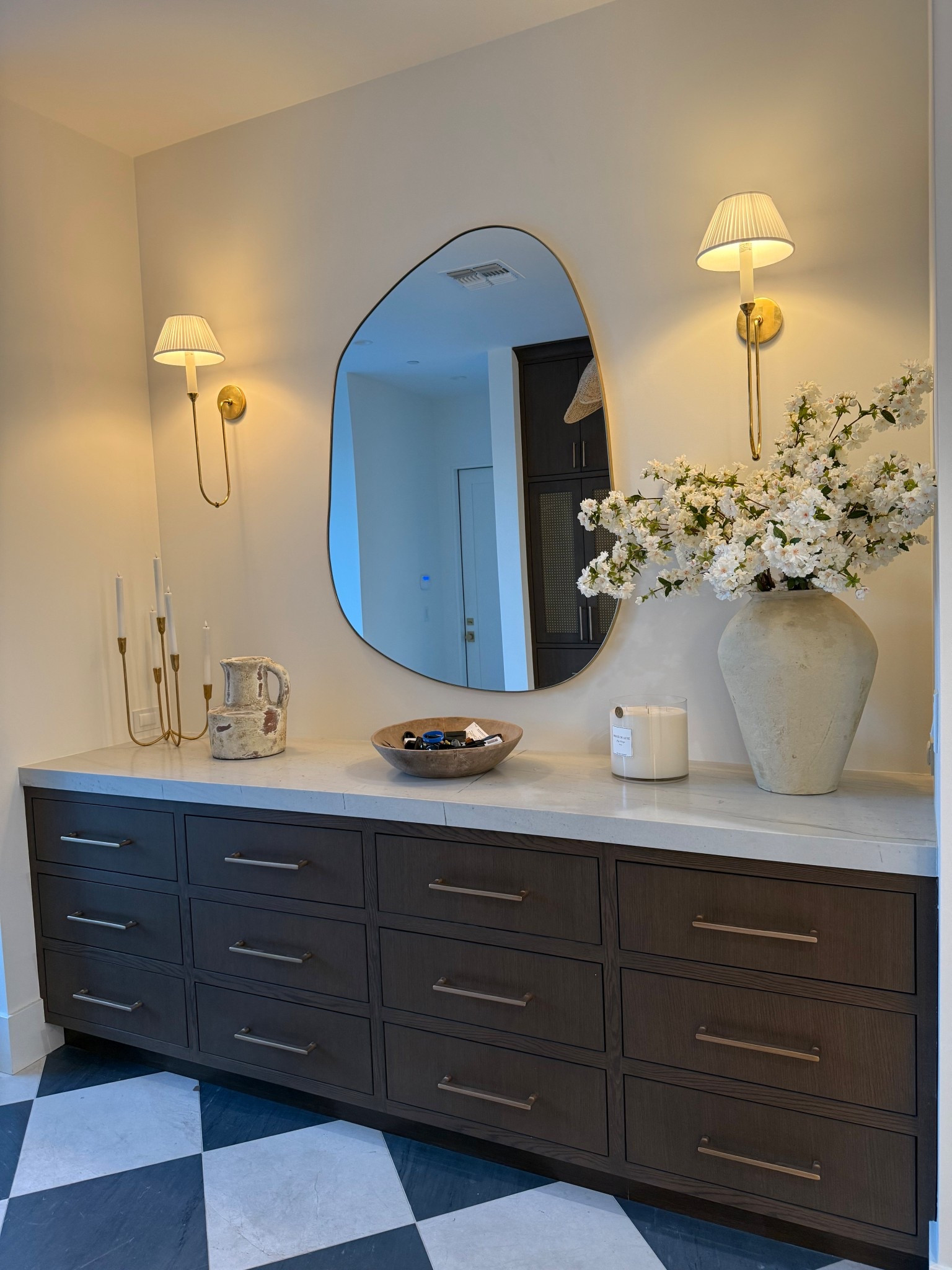 entryway details 🤍



Home, Home Decor, Interior Design

#LTKHome
