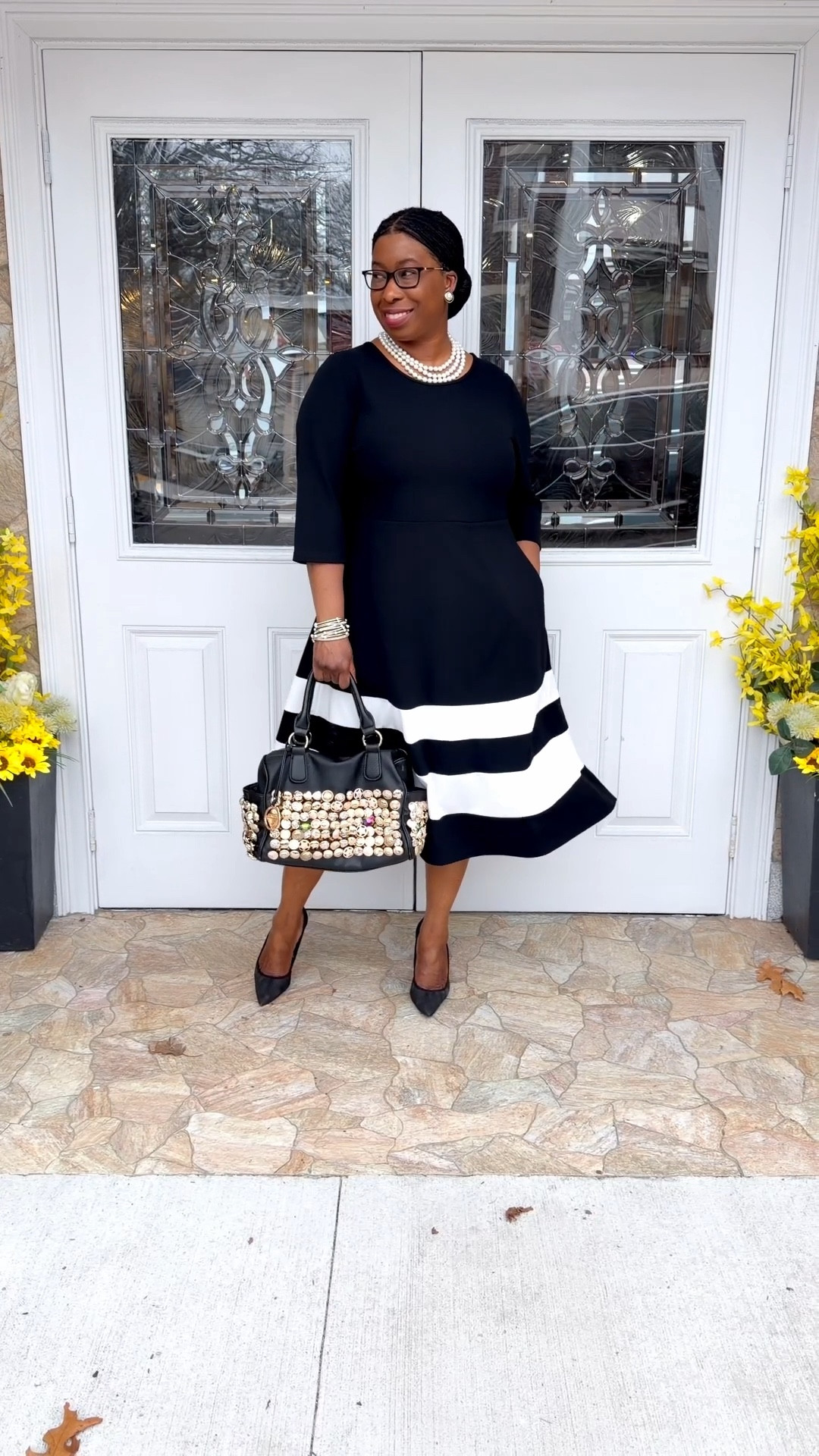This classic black & white dress is absolute sophistication. Lightweight, longer arm coverage, elastic waist, and it has pockets. Code: BLOOMCHICKOL for 15% off

#LTKootd #LTKMidsize #LTKPlusSize