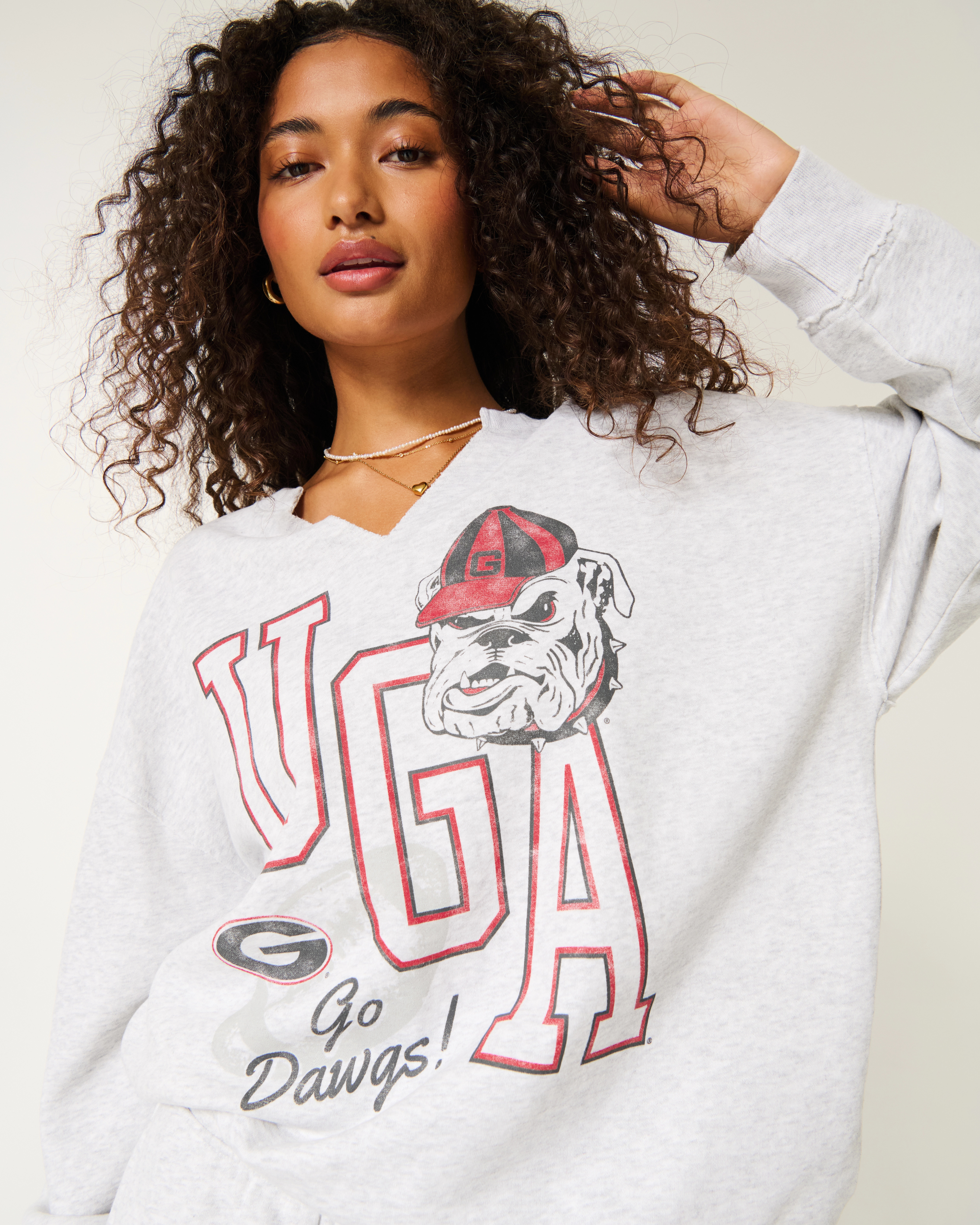 Oversized UGA Dawgs Graphic Notch-Neck Sweatshirt | Hollister (US)