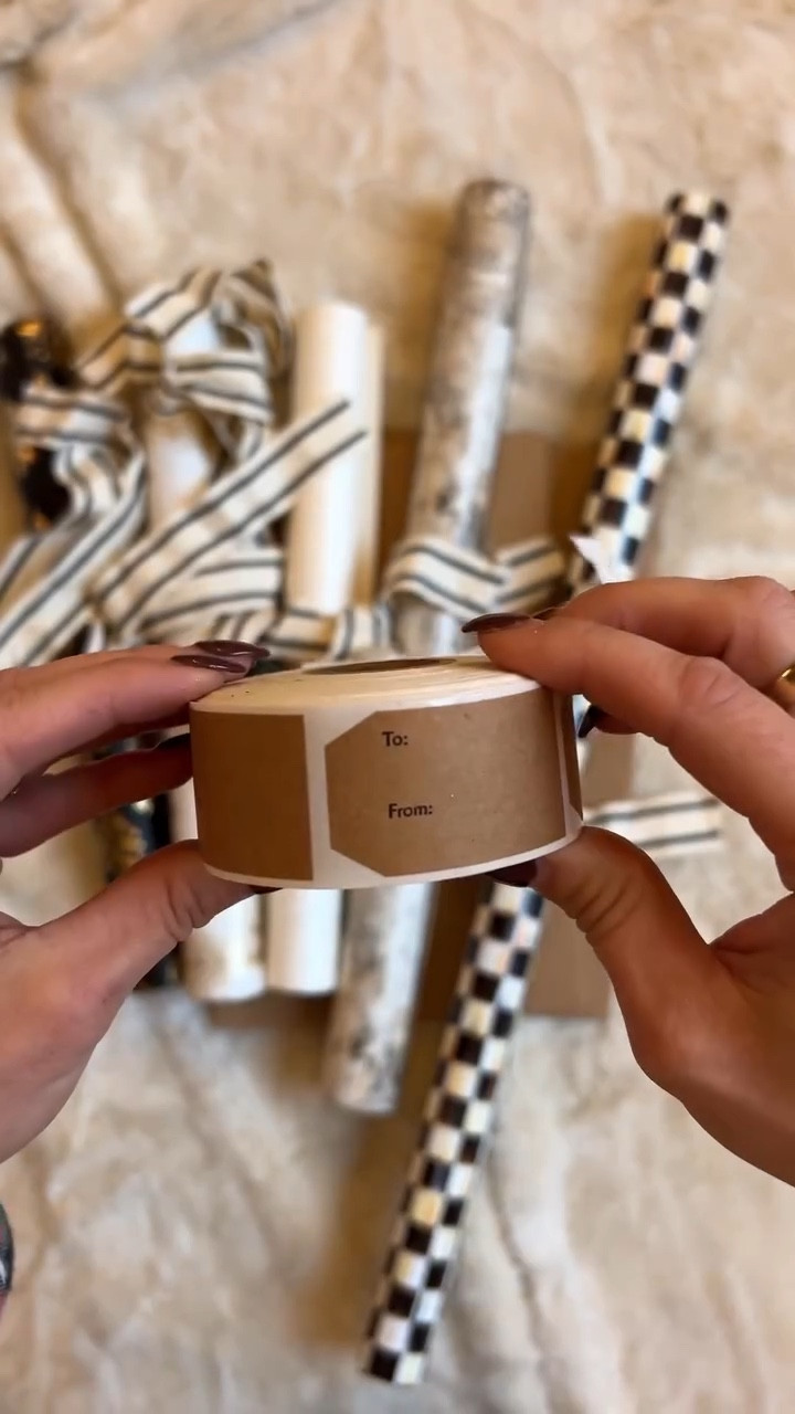 All my favorite chic and elegant gift wrap from Amazon! 

#amazonfinds #neutralhome #amazonhome #giftwrapped #wrapping #christmasseason #christmasgiftideas

#LTKHome #LTKHoliday #LTKSeasonal