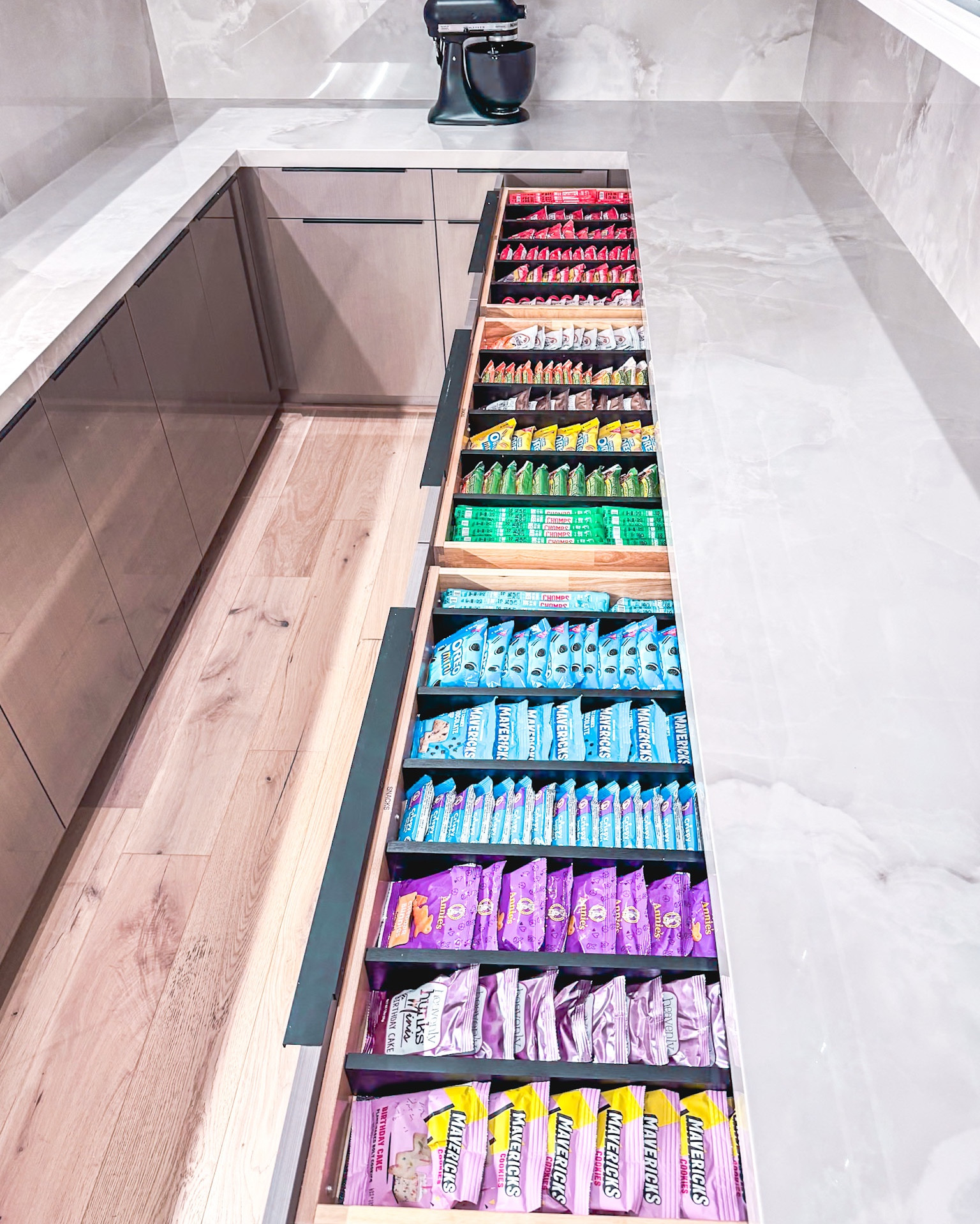 Get that sleek look in your pantry with these items! 🖤

#LTKfoodie #LTKdayinmylife #LTKHome