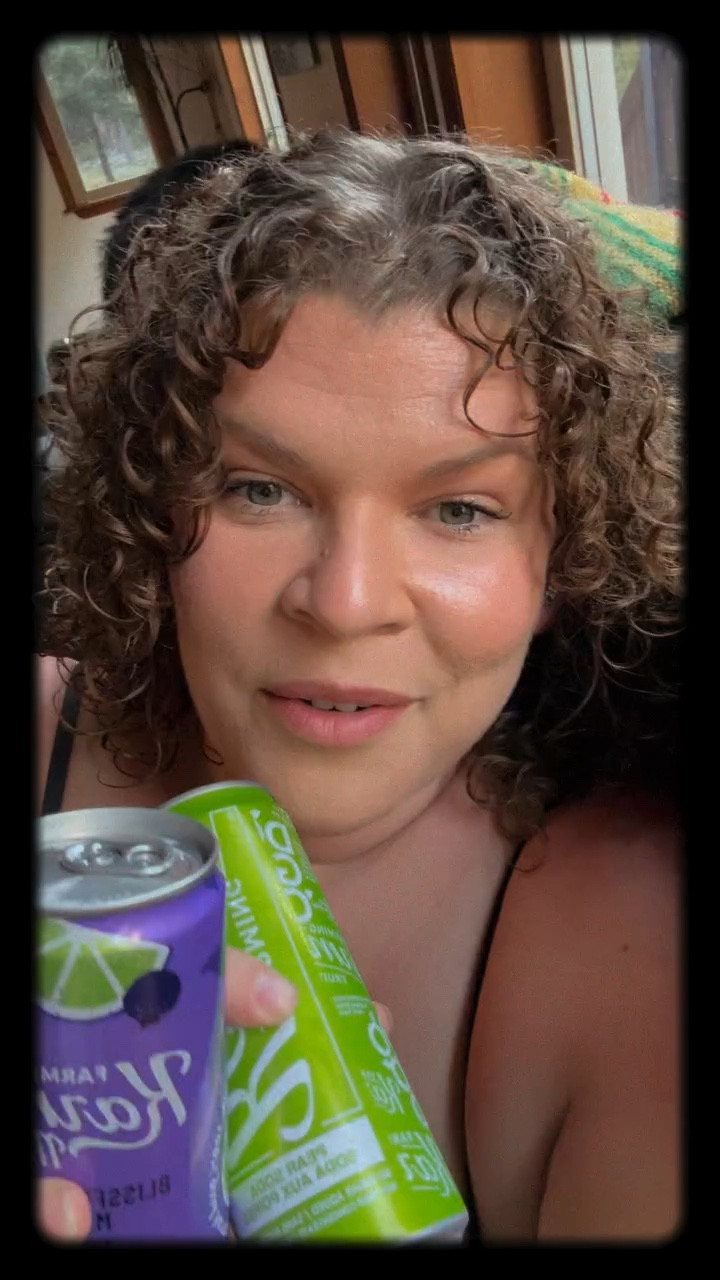 I got sent these 🍐 pear sodas to try and also this 🫐 🍋‍🟩 blueberry lime mocktail to try and review! They are from @farmingkarma but you can also find them at Walmart! Overall we as a family like them and will buy them in the future! Love that they are no sugar added!  #farmingkarma #dogood #drinklocal #drinkkarma #canadasfruitsoda



#LTKcanada #LTKfamily #LTKsummer