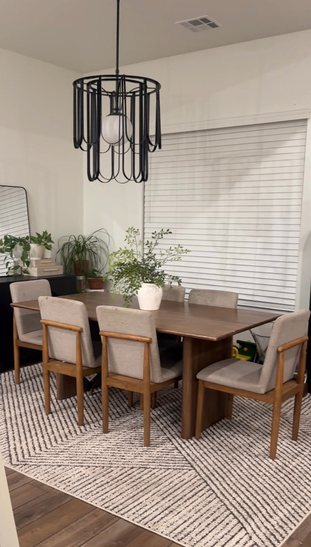kitchen rug that we LOVE (easy clean up and never looks dirty) 


#LTKHome #LTKParties #LTKFamily